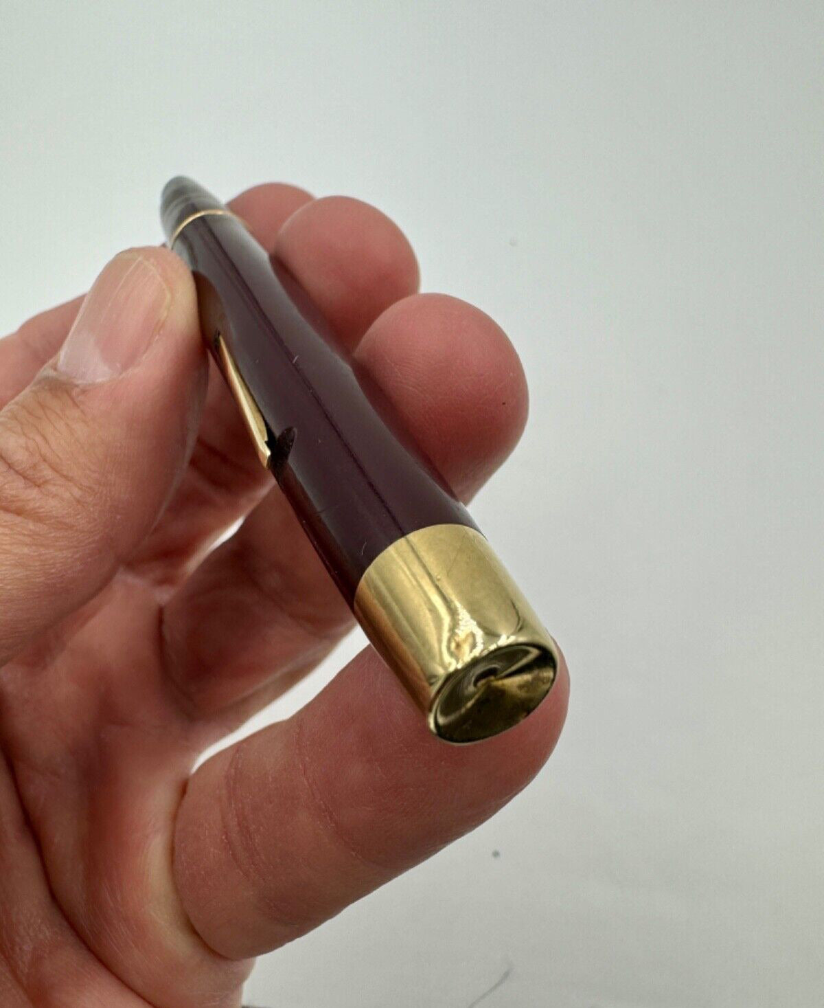 Vintage Eversharp burgundy "Fifth Avenue" 14K solid gold Ink pen