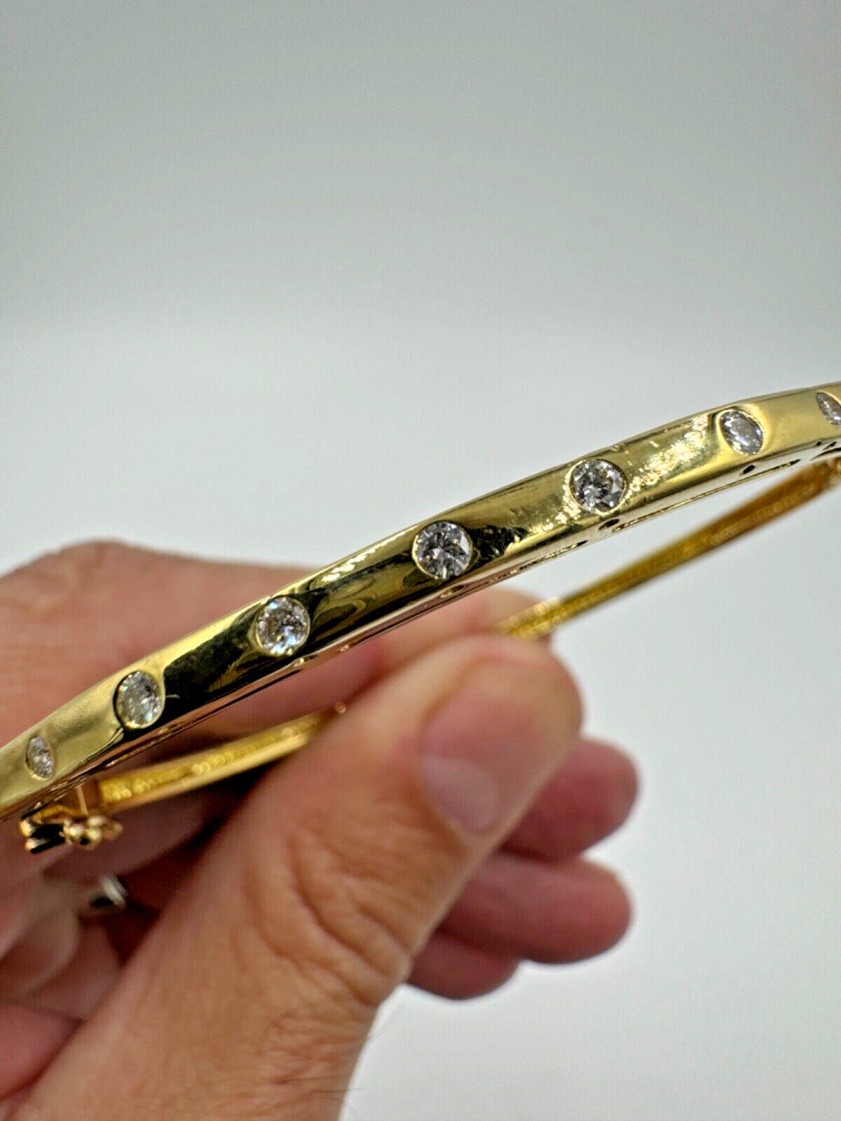 DESIGNER CINDY ROYCE DIAMOND BANGLE BRACELET 18K YELLOW GOLD ~6.3"