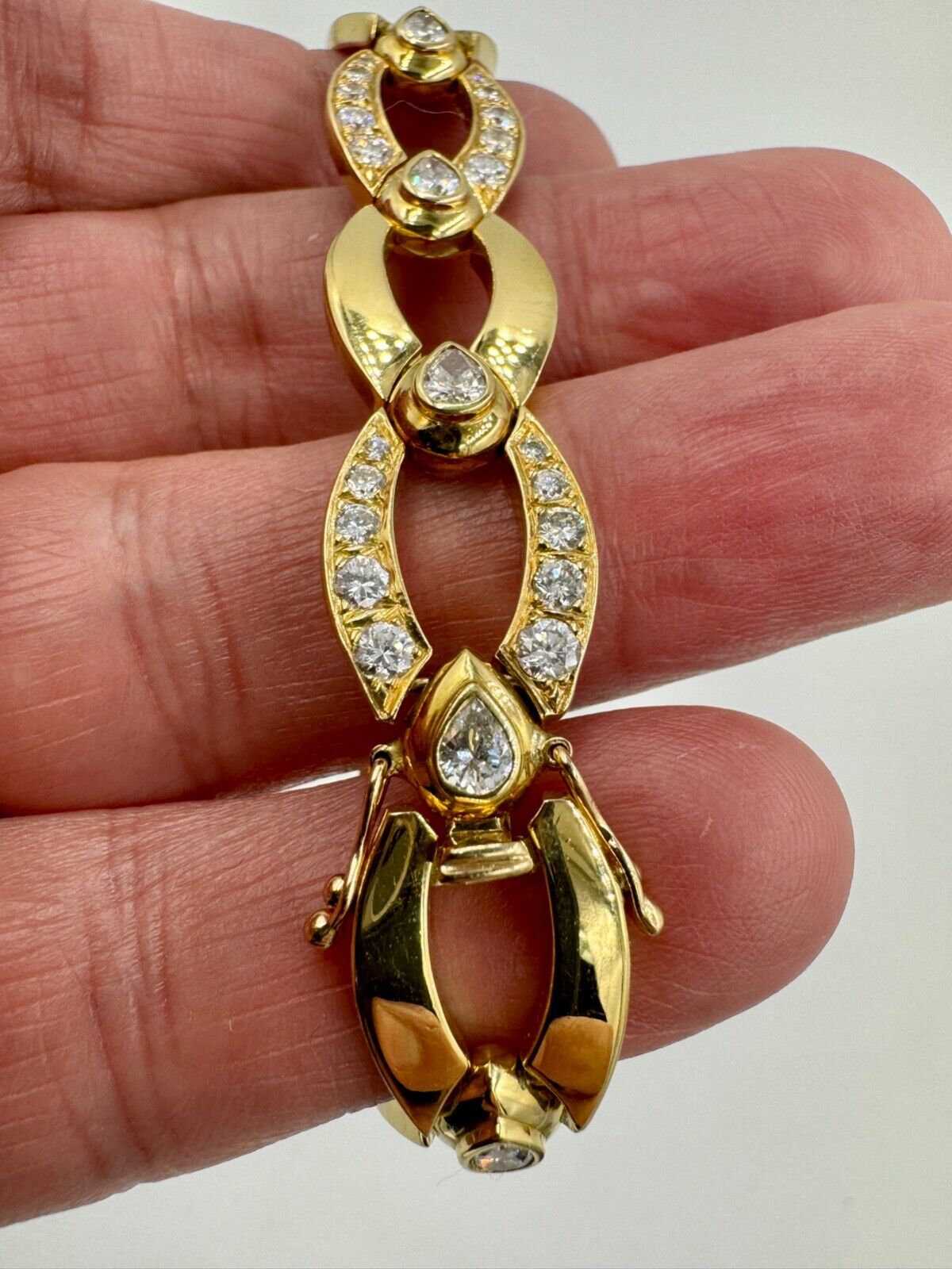 1970s Diamond And Yellow Gold Link Bracelet