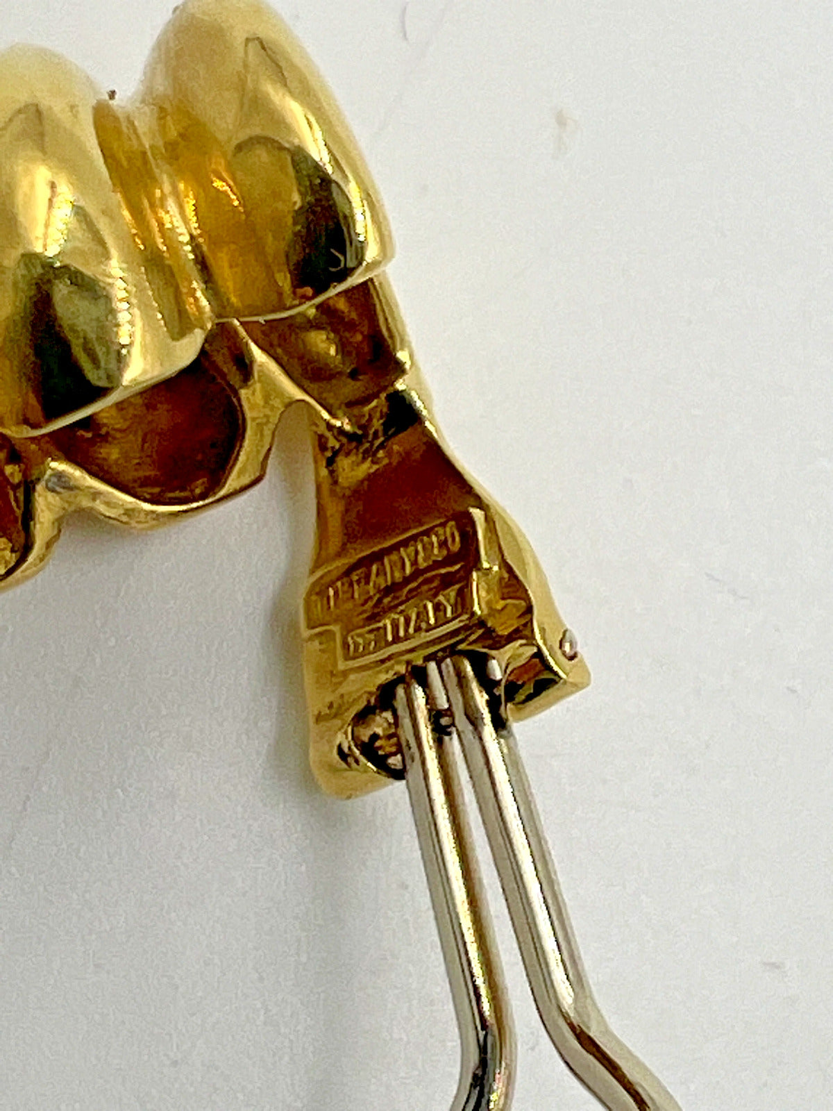 Estate Tiffany Ribbed Yellow Gold Clip On Earrings