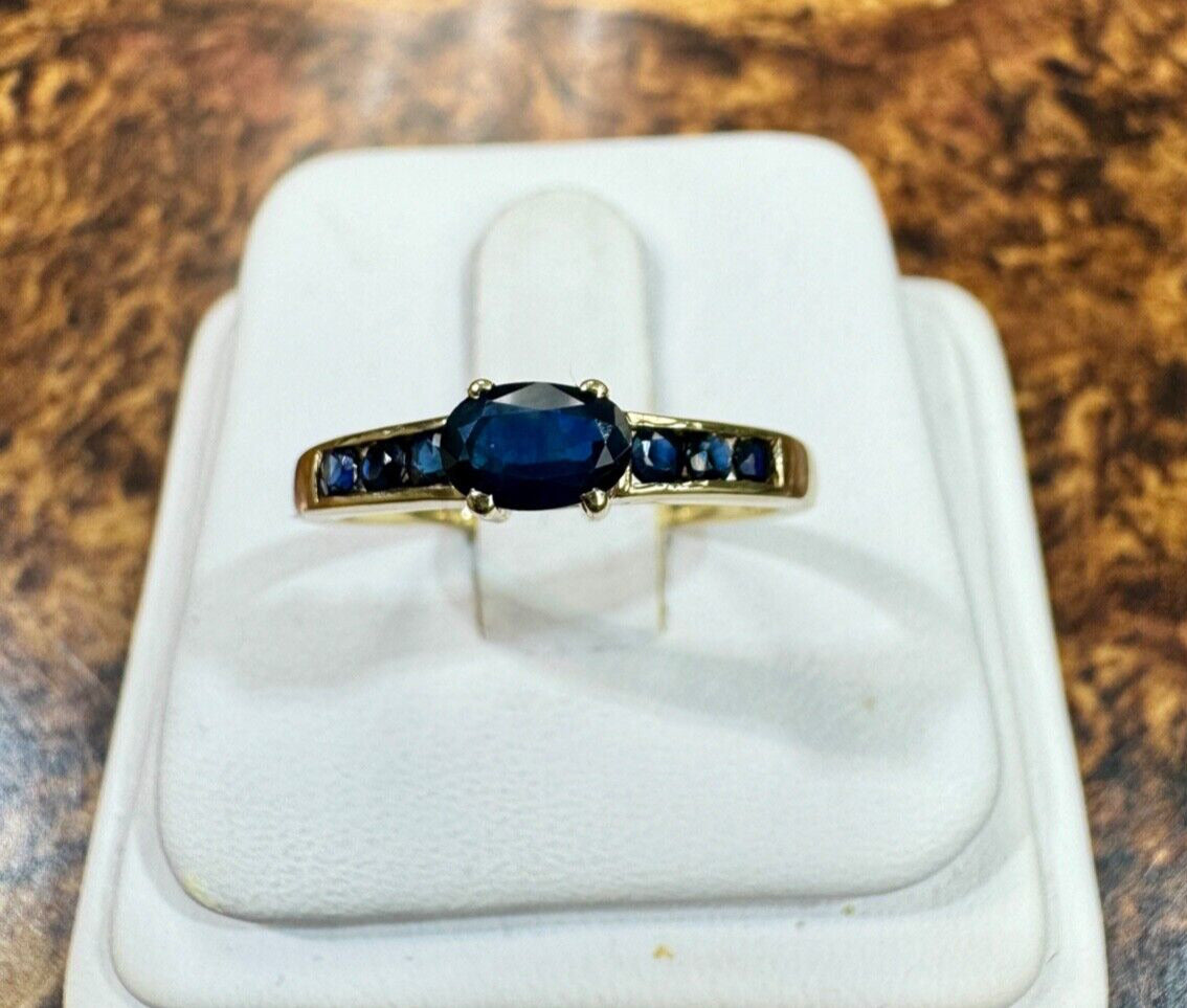 Estate Bijoux 14k Yellow gold Sapphire ring JBNI