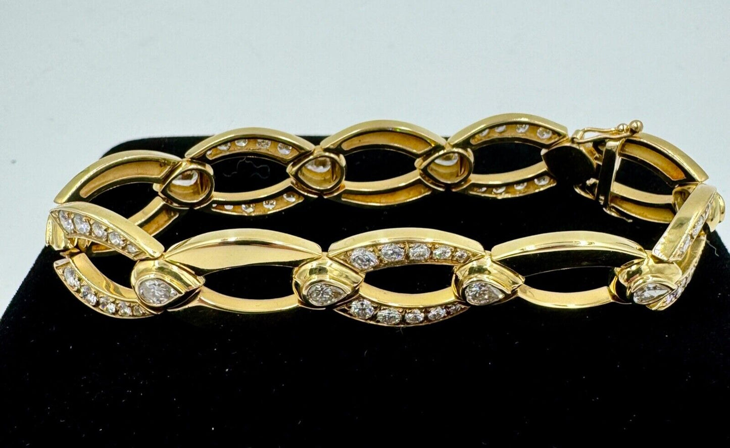 1970s Diamond And Yellow Gold Link Bracelet