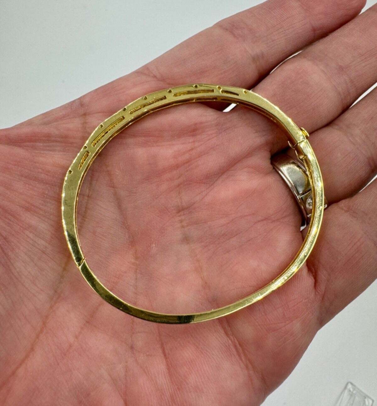 DESIGNER CINDY ROYCE DIAMOND BANGLE BRACELET 18K YELLOW GOLD ~6.3"