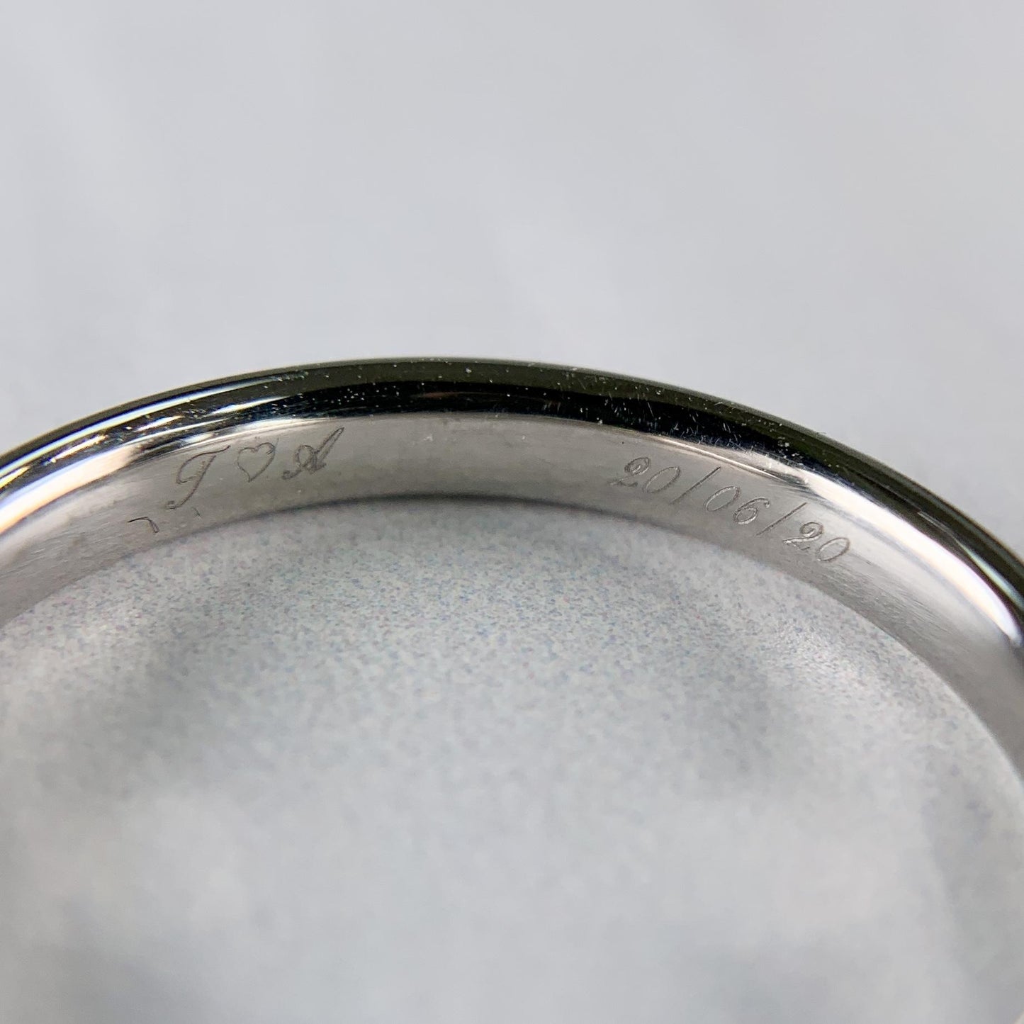 Van Cleef & Arpels 3mm Engraved Platinum Band Wedding Ring