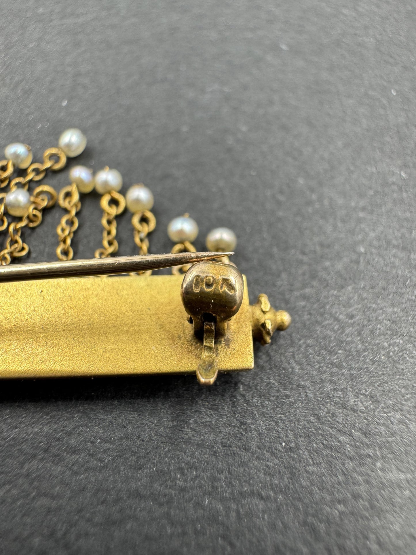 Victorian 10k yellow gold bar brooch pin with dangling pearls