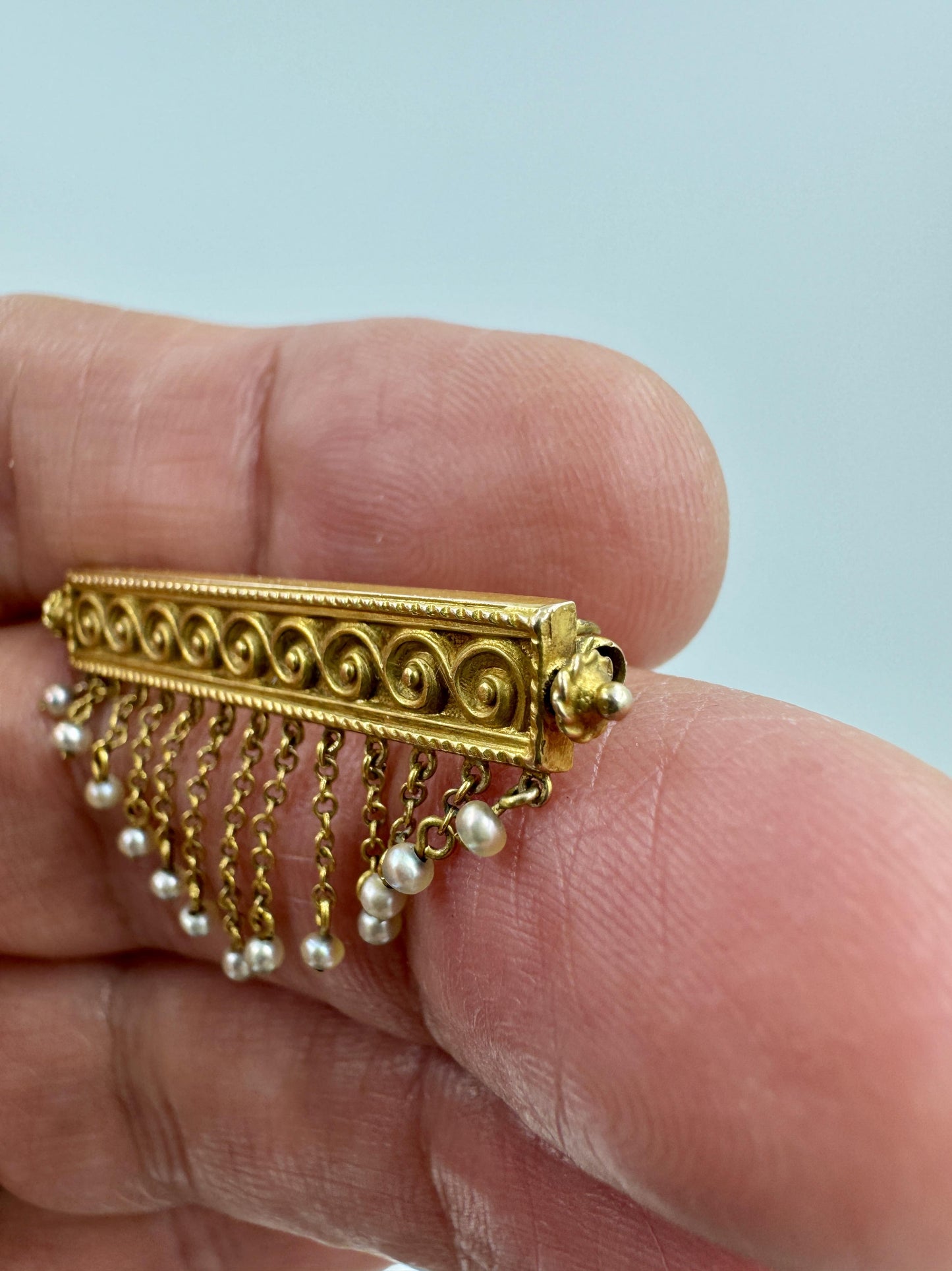 Victorian 10k yellow gold bar brooch pin with dangling pearls