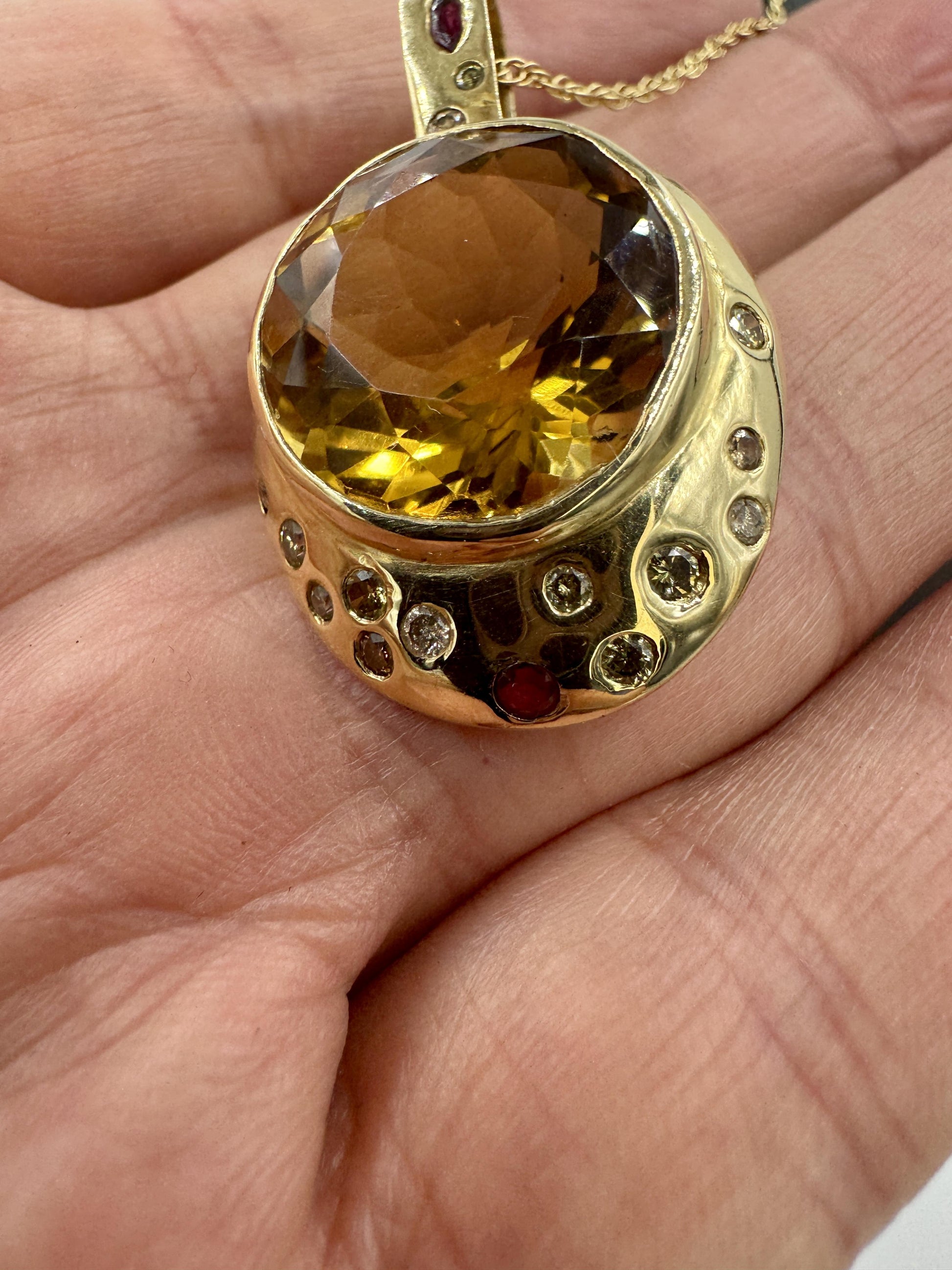 Abstract 14k Yellow gold 20.00ct Citrine and Diamond pendant Necklace