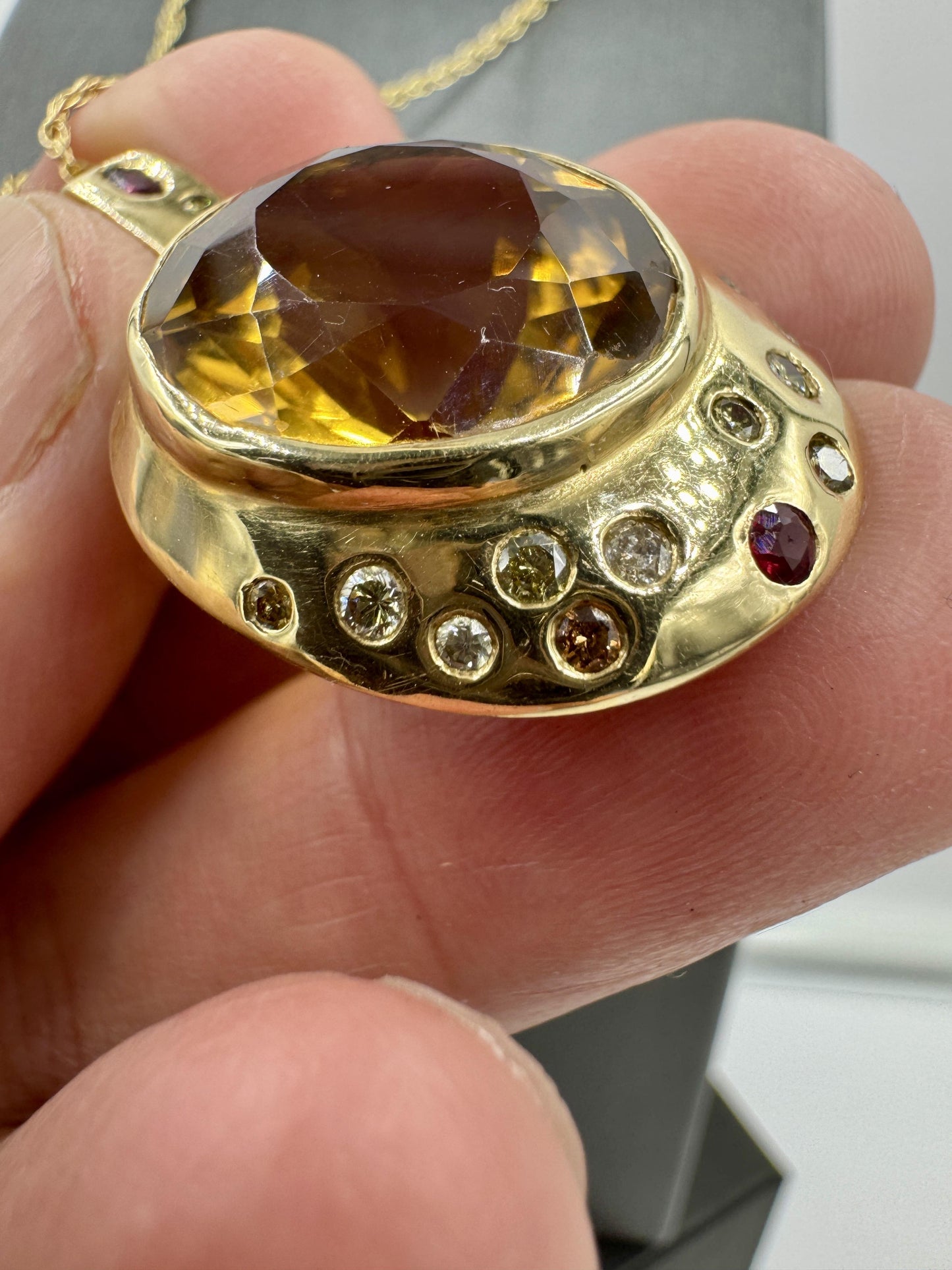 Abstract 14k Yellow gold 20.00ct Citrine and Diamond pendant Necklace