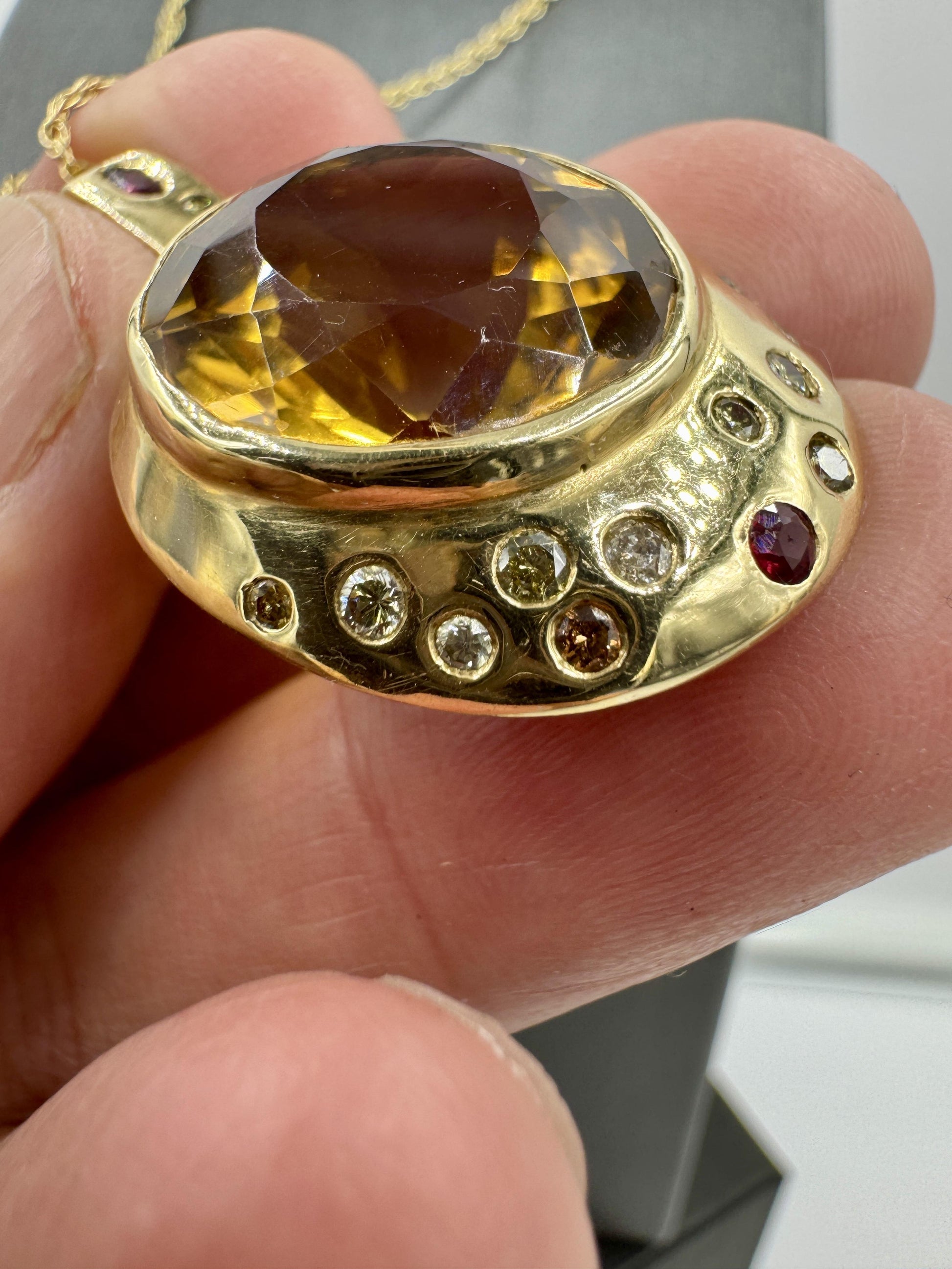 Abstract 14k Yellow gold 20.00ct Citrine and Diamond pendant Necklace