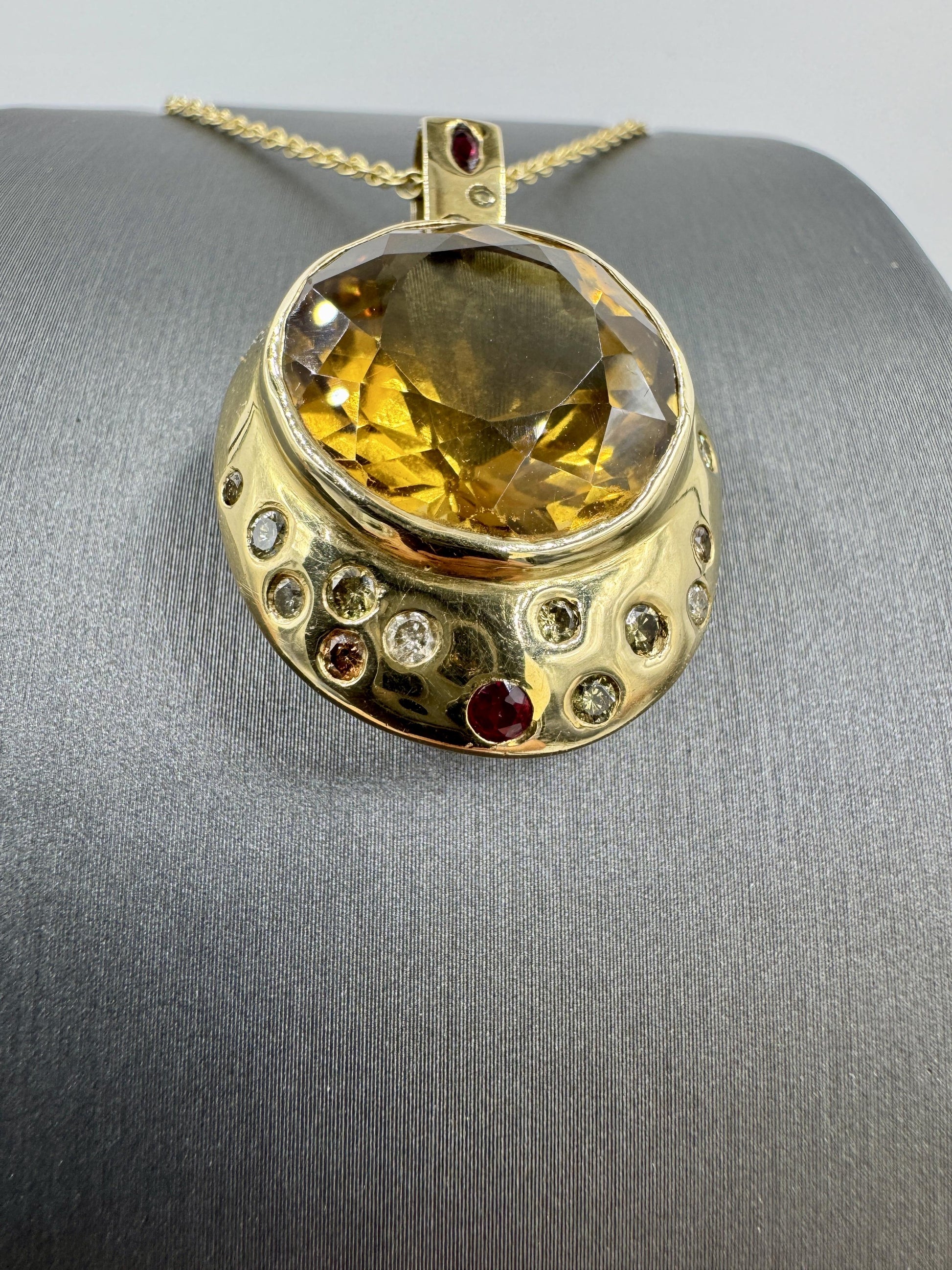 Abstract 14k Yellow gold 20.00ct Citrine and Diamond pendant Necklace