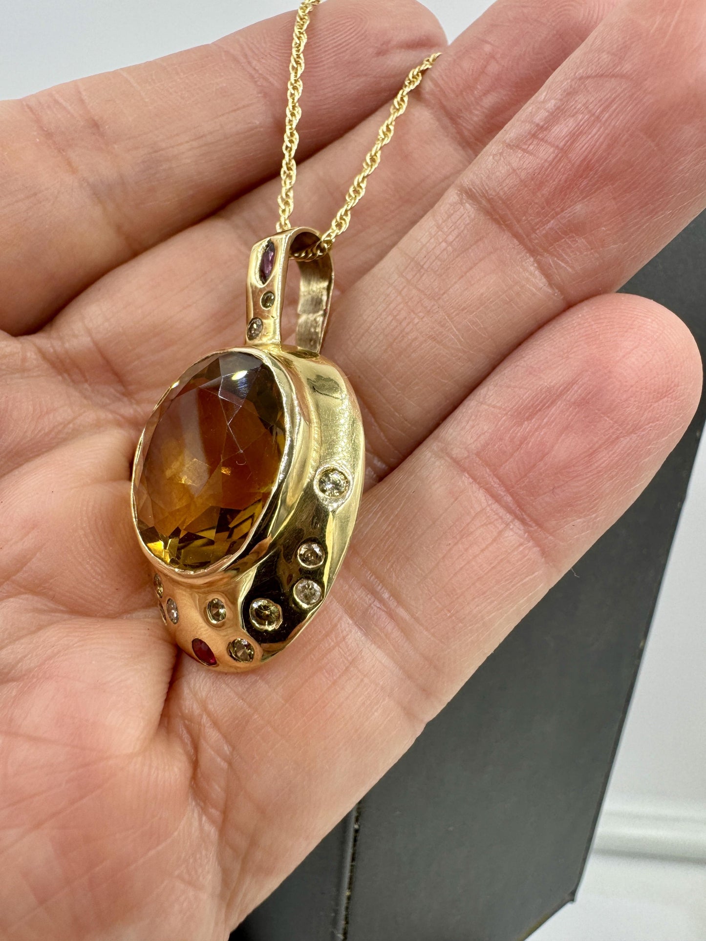 Abstract 14k Yellow gold 20.00ct Citrine and Diamond pendant Necklace