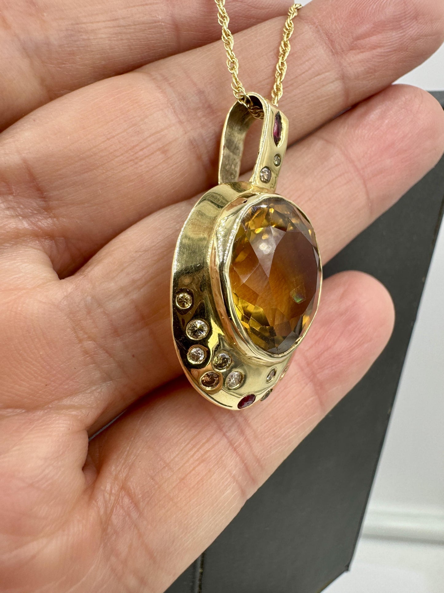 Abstract 14k Yellow gold 20.00ct Citrine and Diamond pendant Necklace