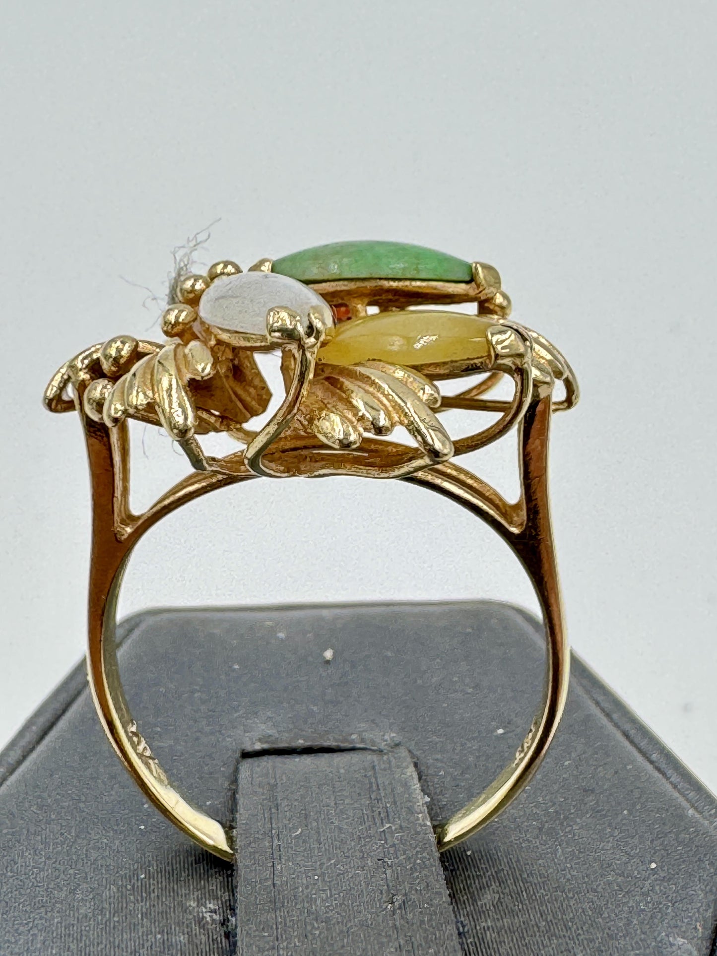 Vintage 14k Yellow Gold Multi Color Jade Flower Ring