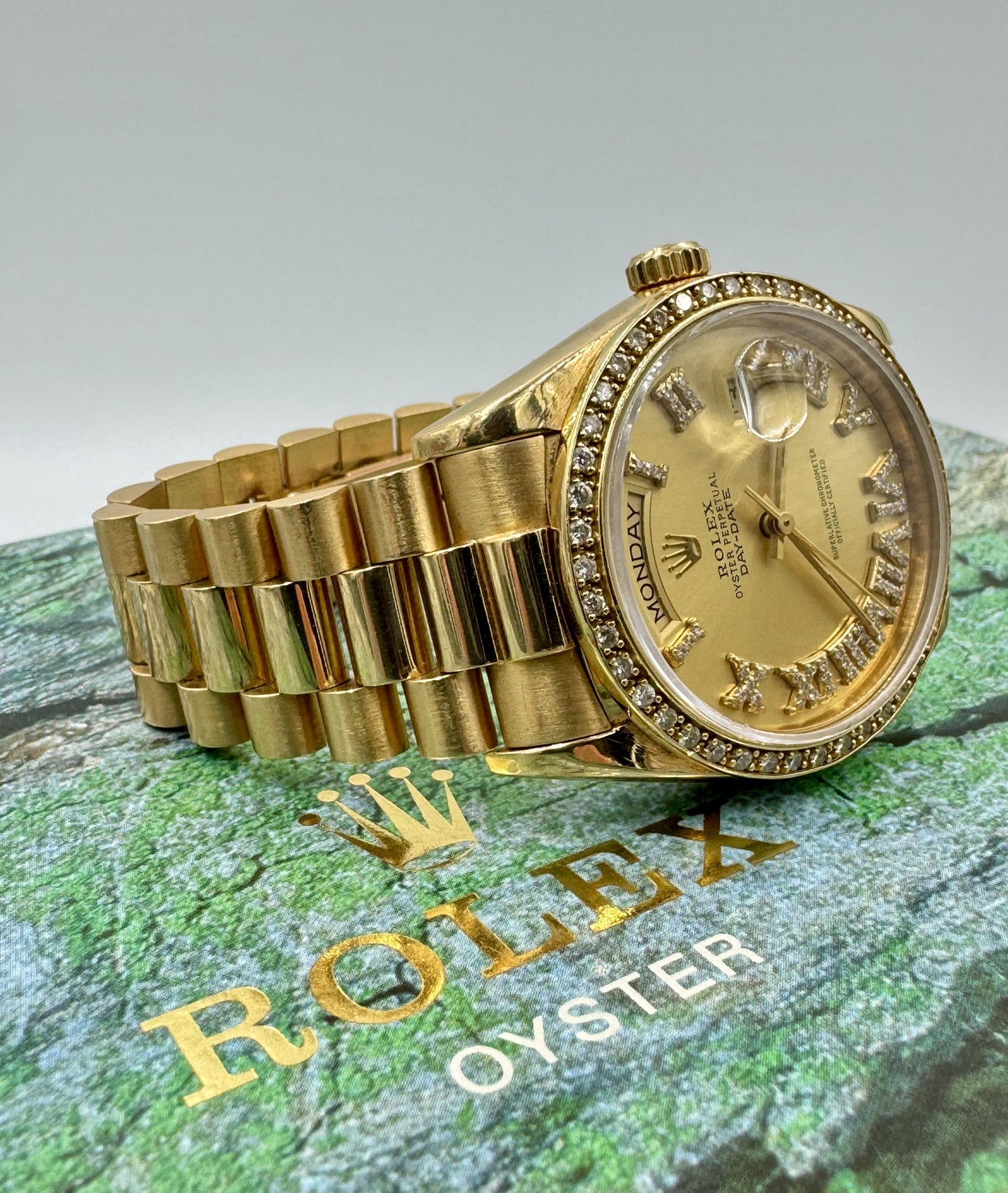 Rolex Presidential Day Date 18038 18k Diamond dial and Bezel