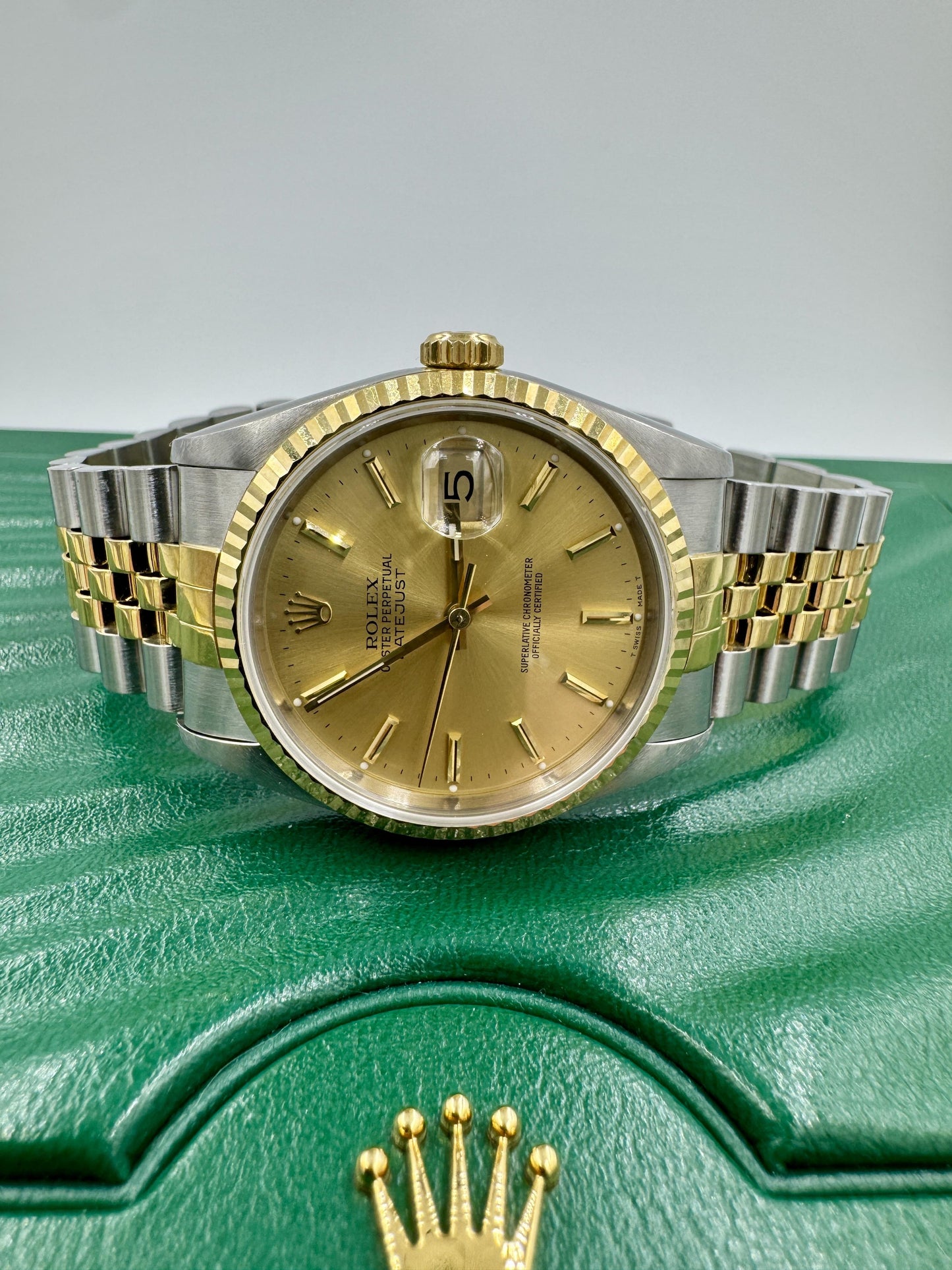 ROLEX DATEJUST 16233 36mm 1990 E Serial 18k Stainless Steel Watch Full Links