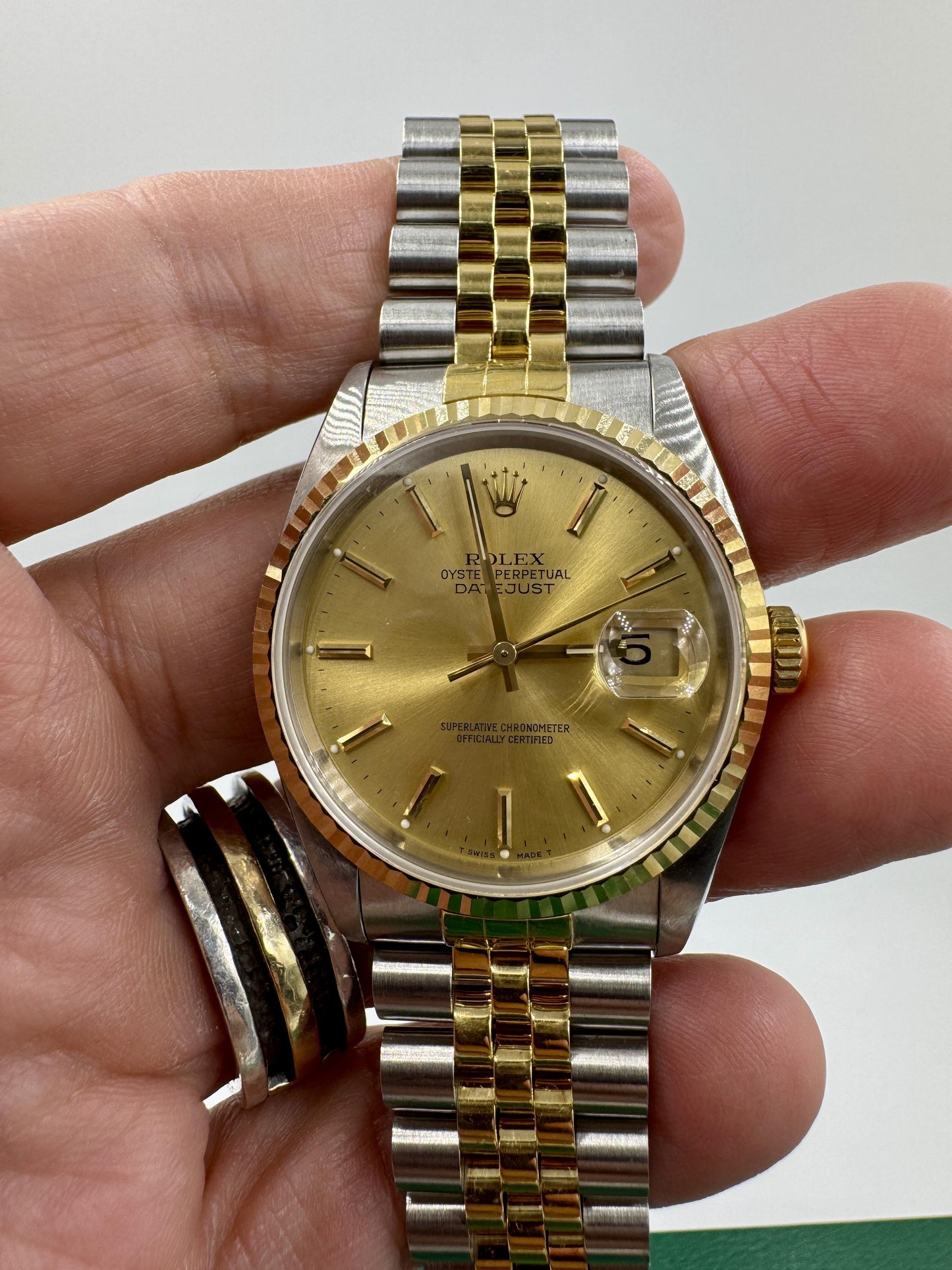 ROLEX DATEJUST 16233 36mm 1990 E Serial 18k Stainless Steel Watch Full Links