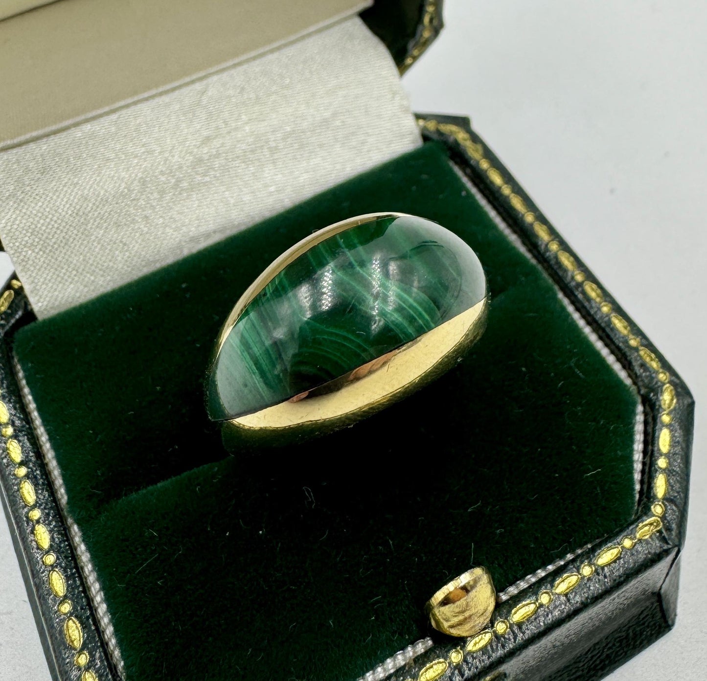 Rare 18k Joachim S'Paliu modernist Malachite Dome ring Spain