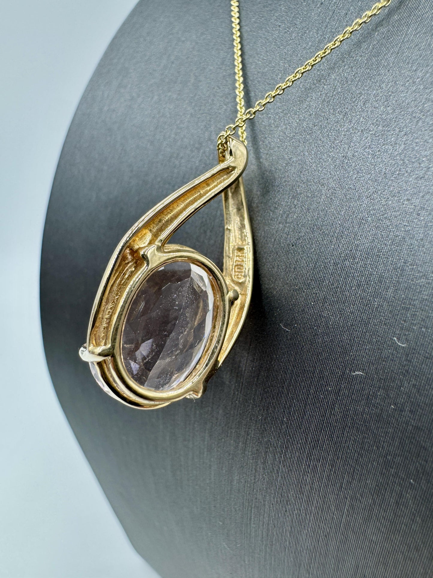 Stunning 8.50ct Oval Morganite 14k Yellow Gold Pendant Necklace