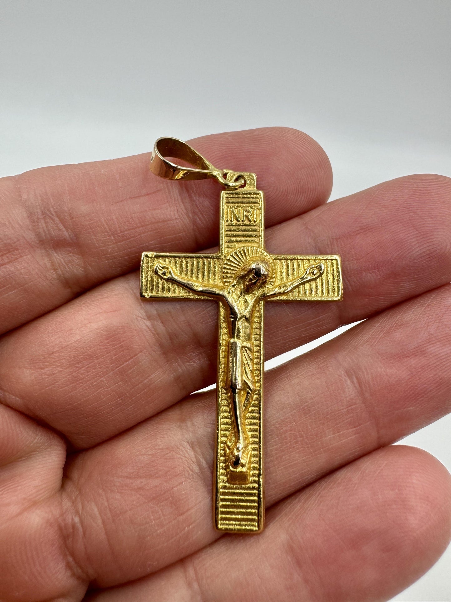 Vintage 18k Yellow Gold Crucifix Pendant Religious