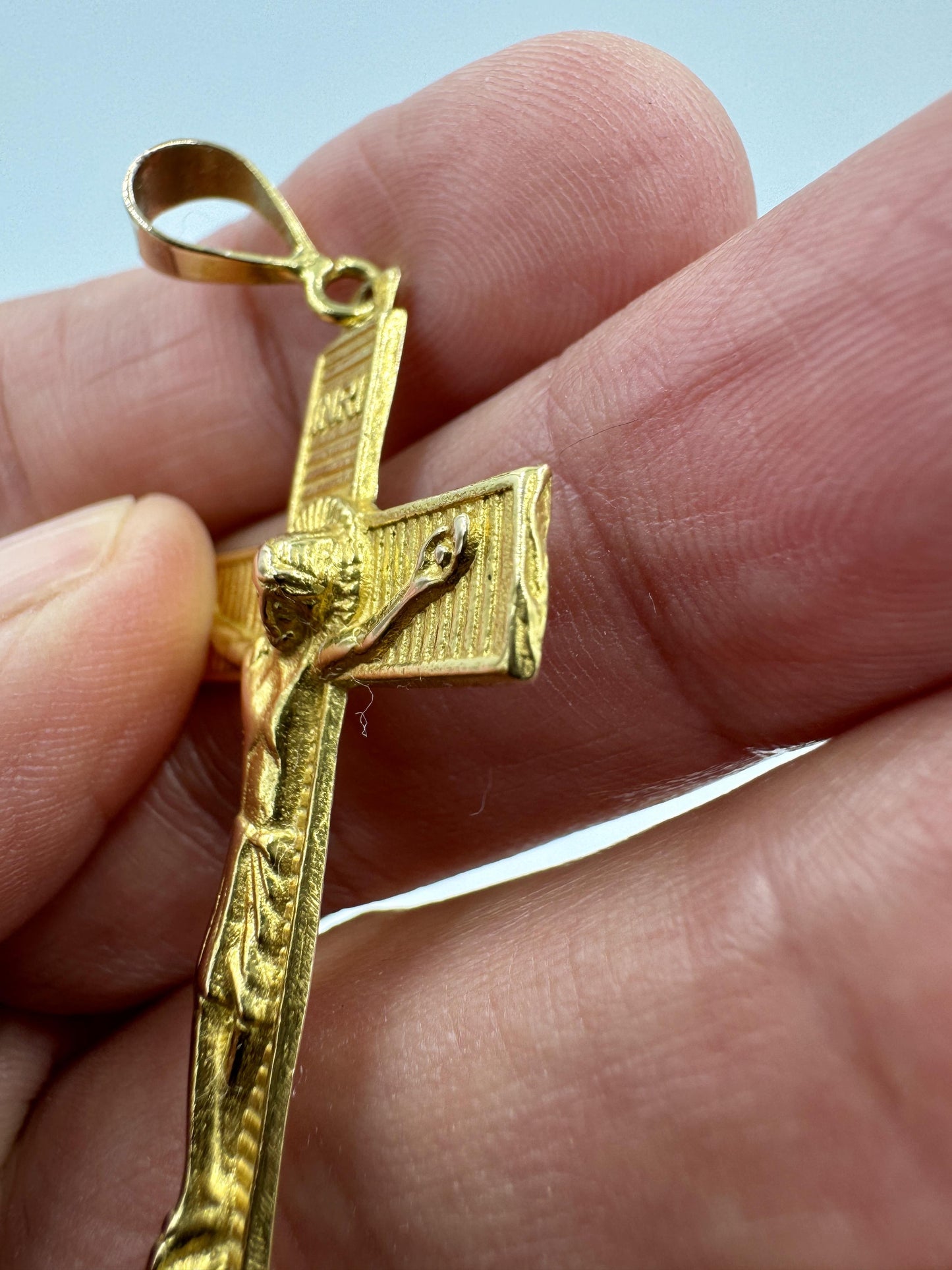 Vintage 18k Yellow Gold Crucifix Pendant Religious