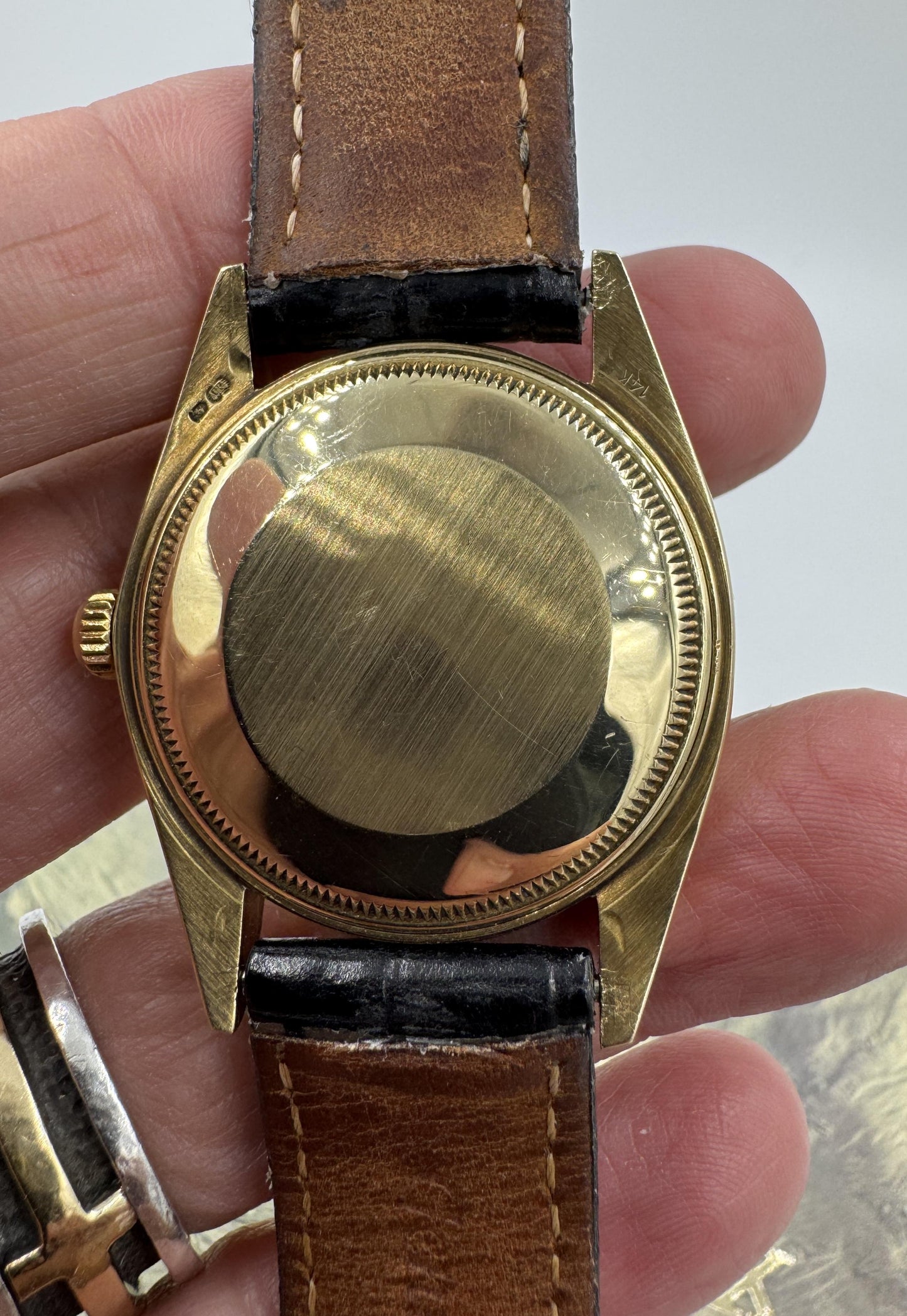 Vintage Rolex Oyster Perpetual Date 14K Yellow Gold Champagne 34mm 1503 Watch