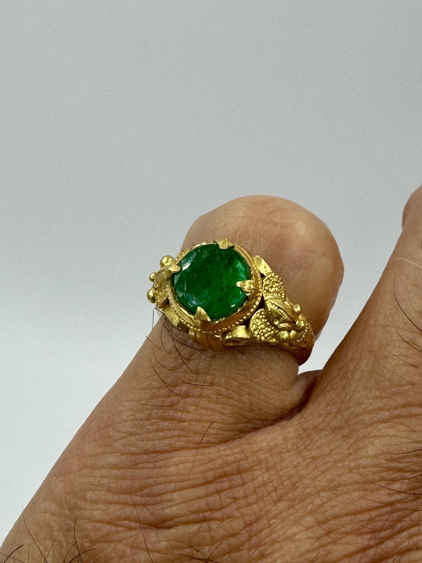 Vintage 22k Gold Emerald Hand Made Ring 6sz 7.5gr