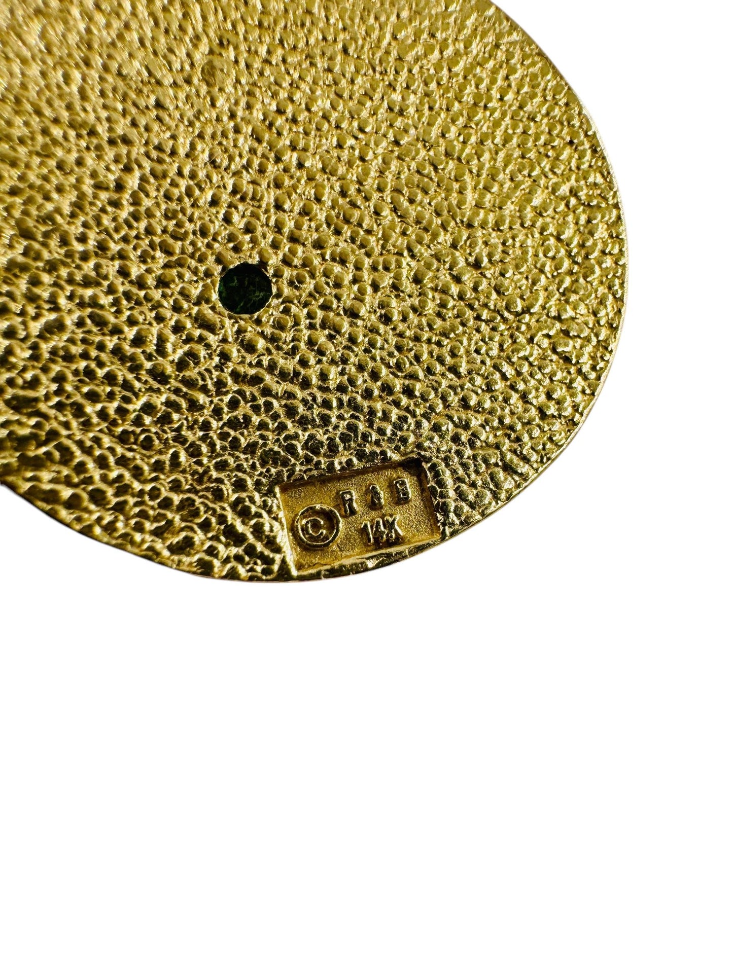 Vergo Zodiac 14k yellow gold pendant with Emerald accent