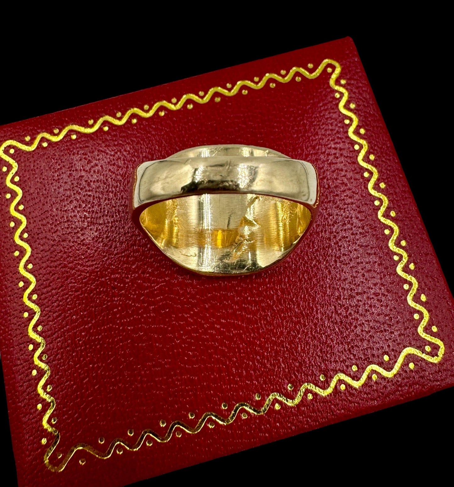 Vintage 14k Yellow gold Lion Signet Ring