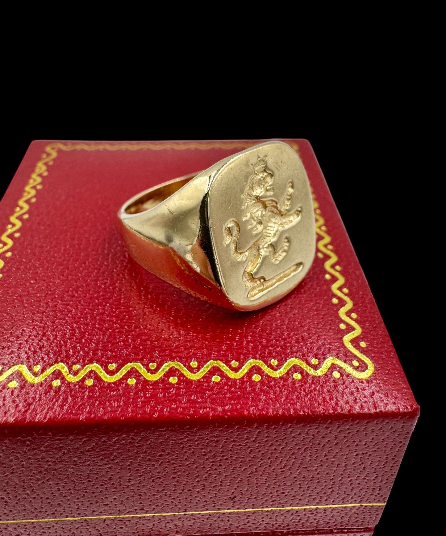 Vintage 14k Yellow gold Lion Signet Ring