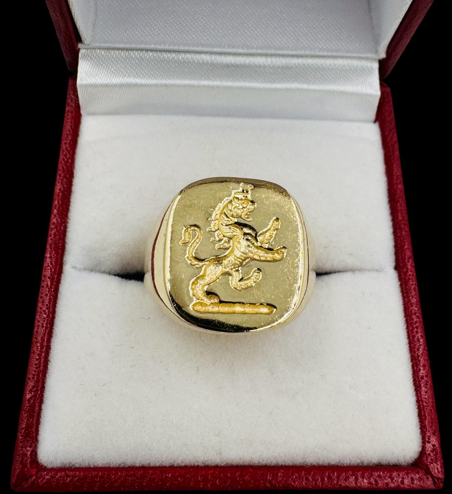 Vintage 14k Yellow gold Lion Signet Ring