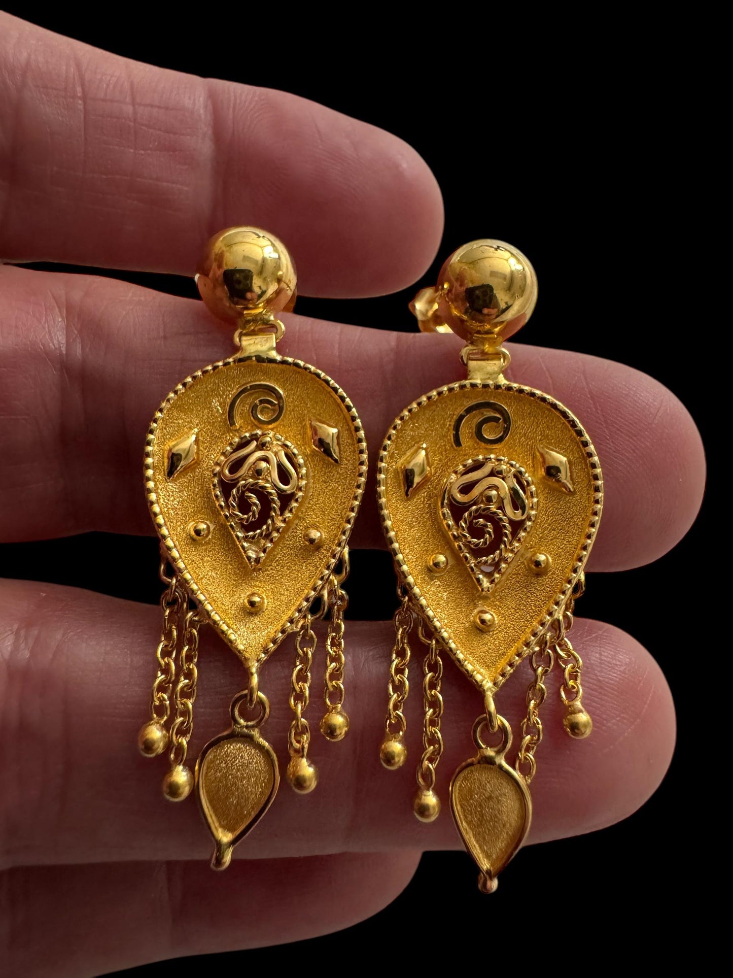 Designer Signed 21k Gold dangle Teardrop Earrings Pierced