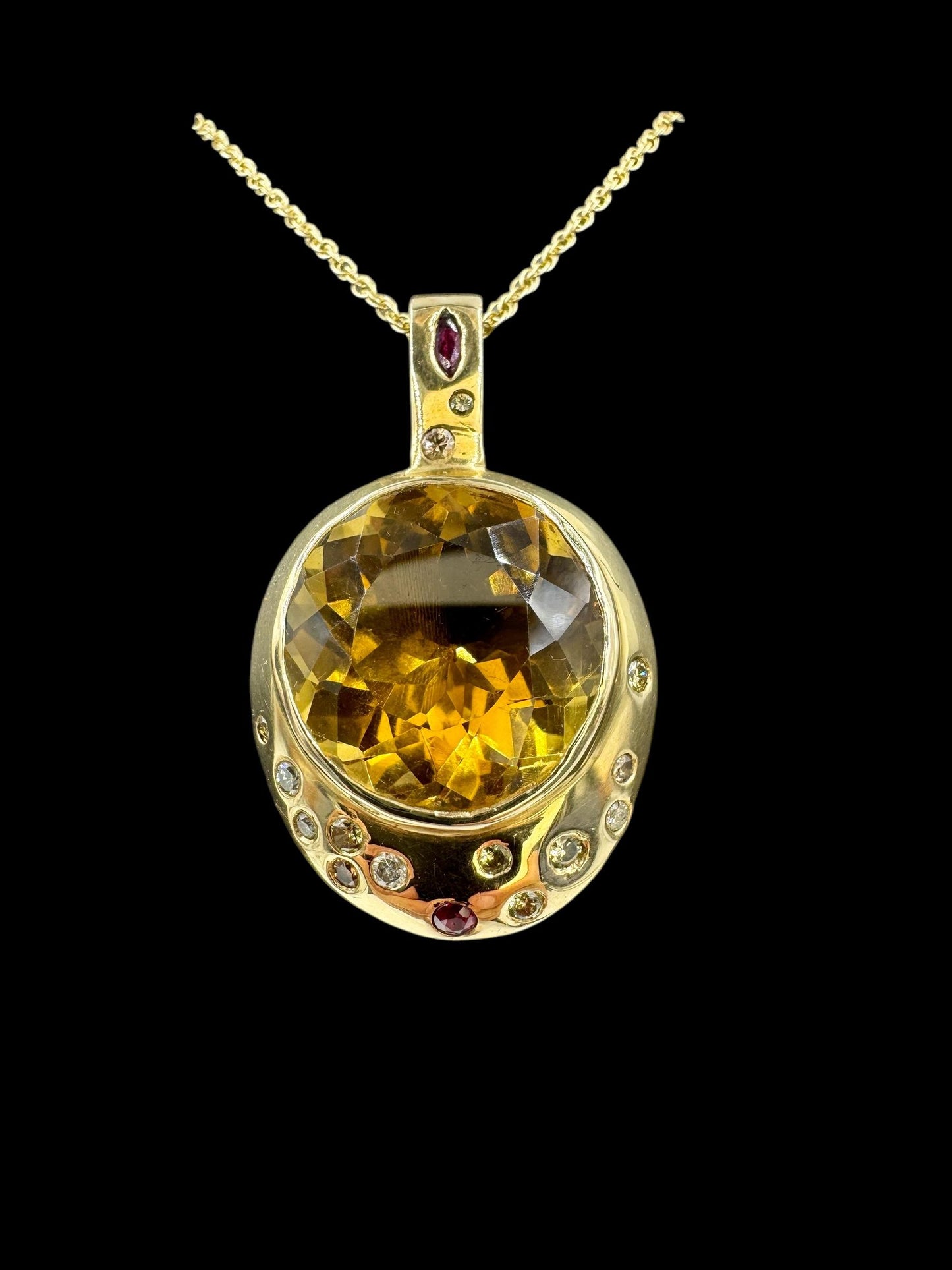 Abstract 14k Yellow gold 20.00ct Citrine and Diamond pendant Necklace