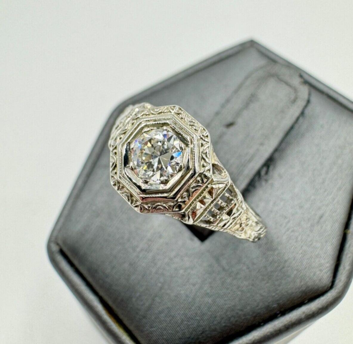 Art Deco 18k white Gold diamond Filigree ring