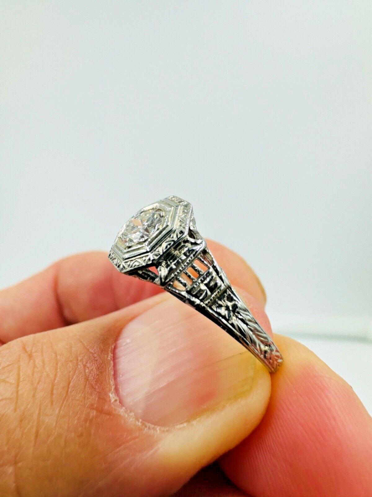 Art Deco 18k white Gold diamond Filigree ring