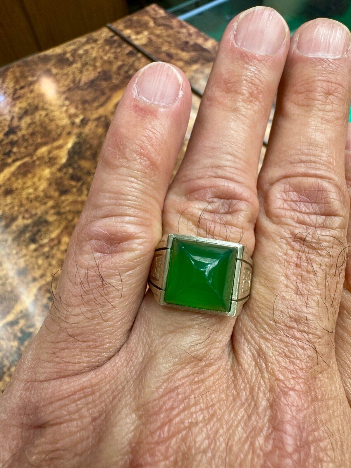 Art Deco 14k White Gold Green Sugerloaf Onyx Men's Ring