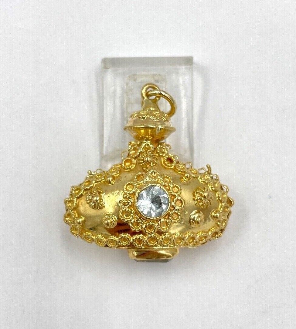 Vintage 18K Gold Genie bottle Charm Pendant with Aquamarine Gemstones