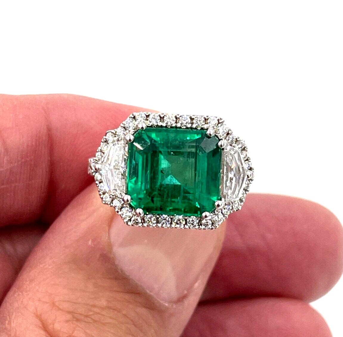 Estate 18k white gold GIA Colombian Emerald and diamond Cocktail ring