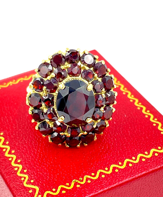 Estate 18k Yellow gold Garnet Cluster ring Mid Century Italy Cocktail Ring