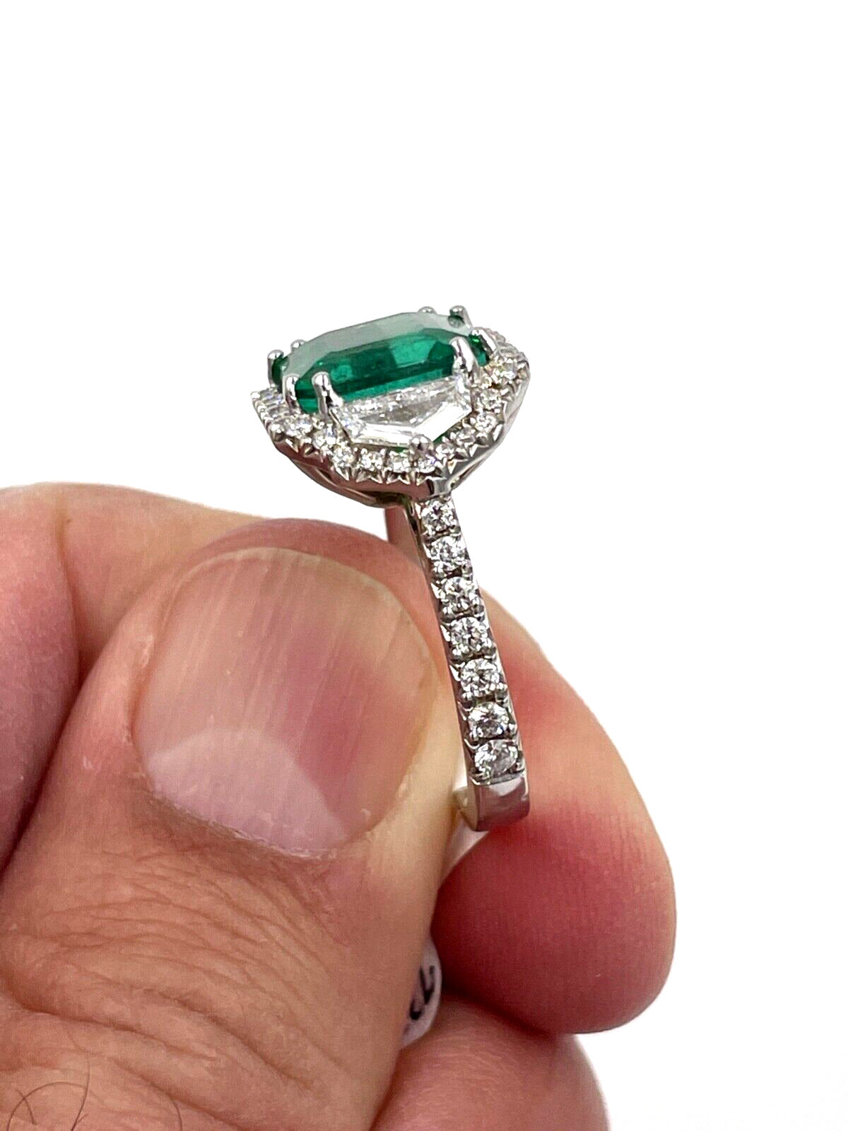 Estate 18k white gold GIA Colombian Emerald and diamond Cocktail ring