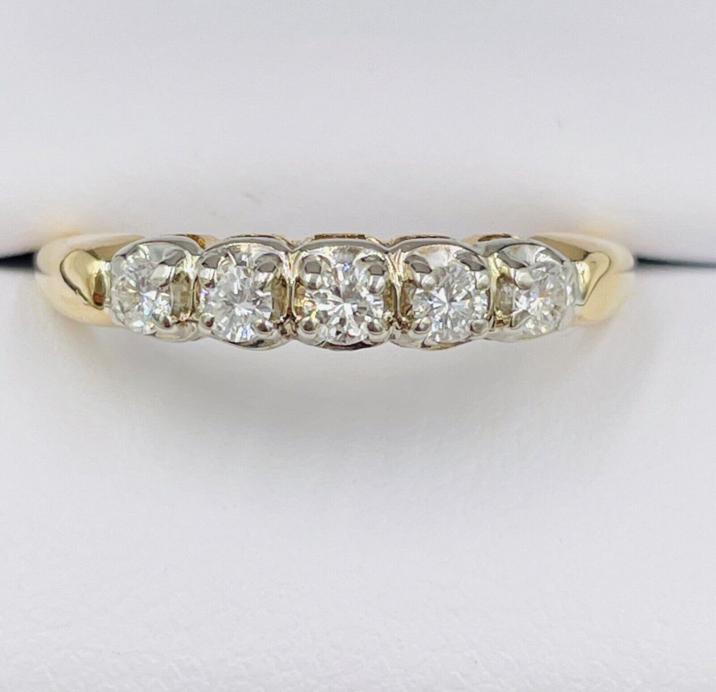 Vintage 14K Yellow Gold .25cts VS-SI Diamond band ring 5 stone