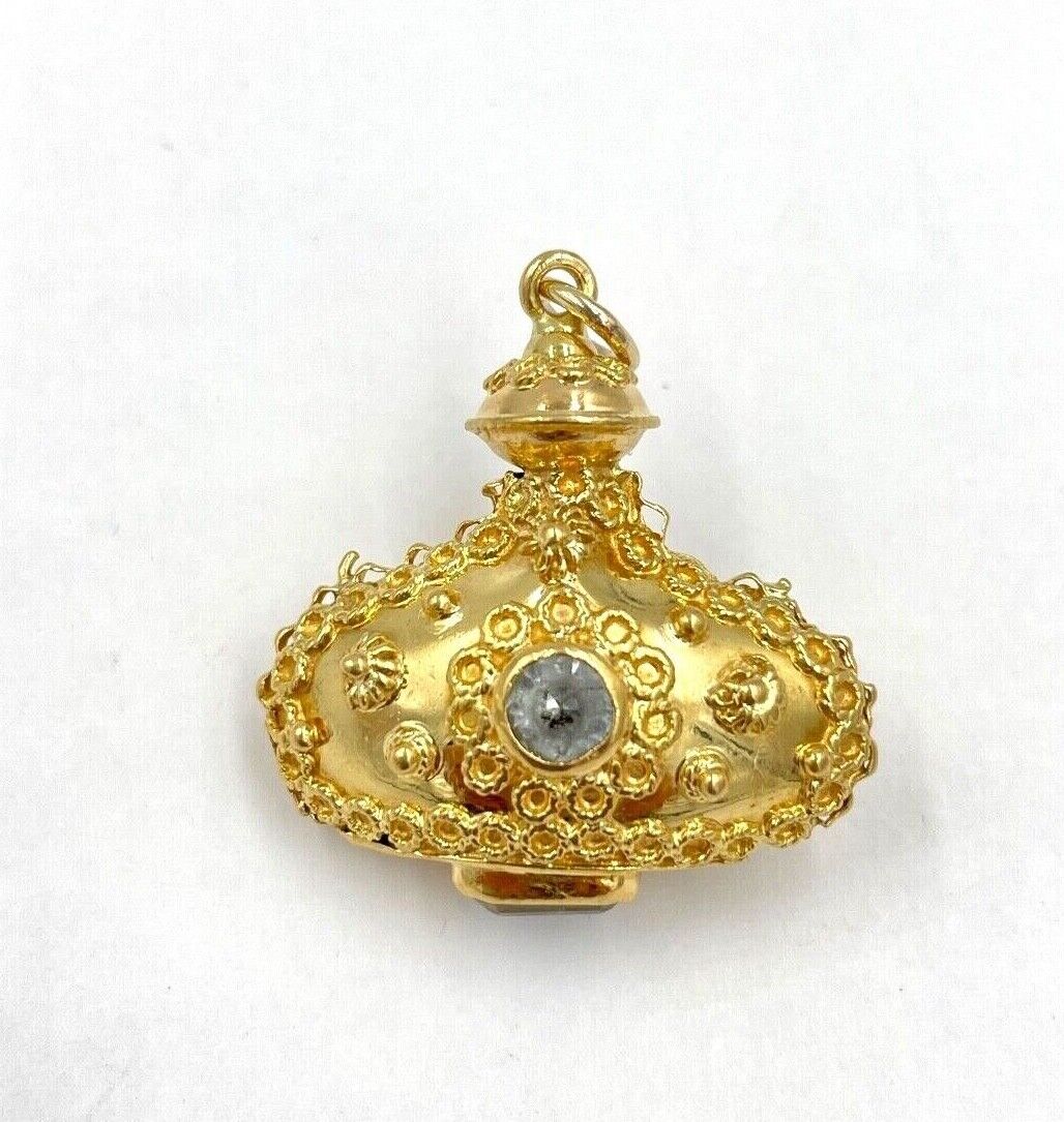 Vintage 18K Gold Genie bottle Charm Pendant with Aquamarine Gemstones