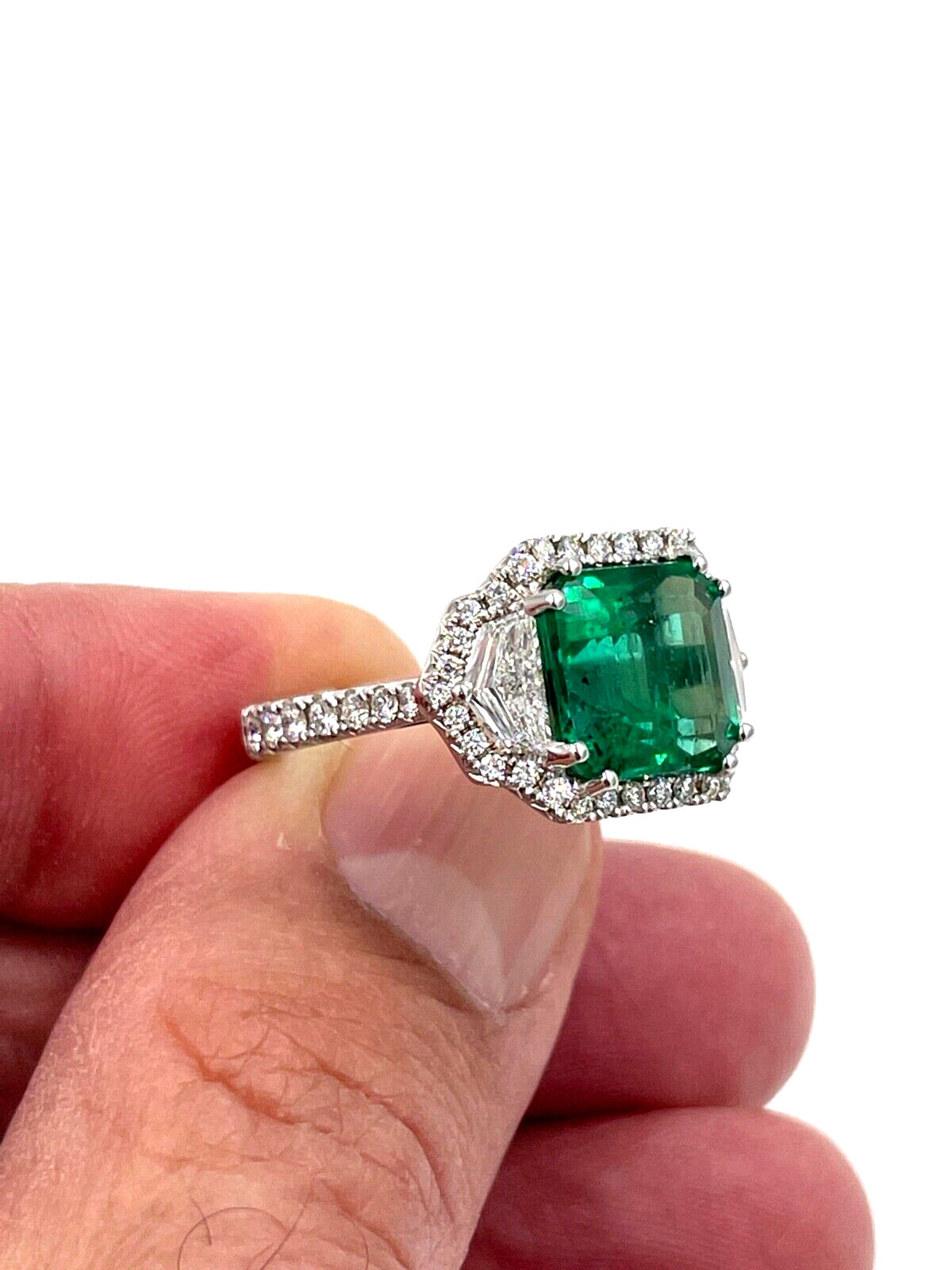 Estate 18k white gold GIA Colombian Emerald and diamond Cocktail ring