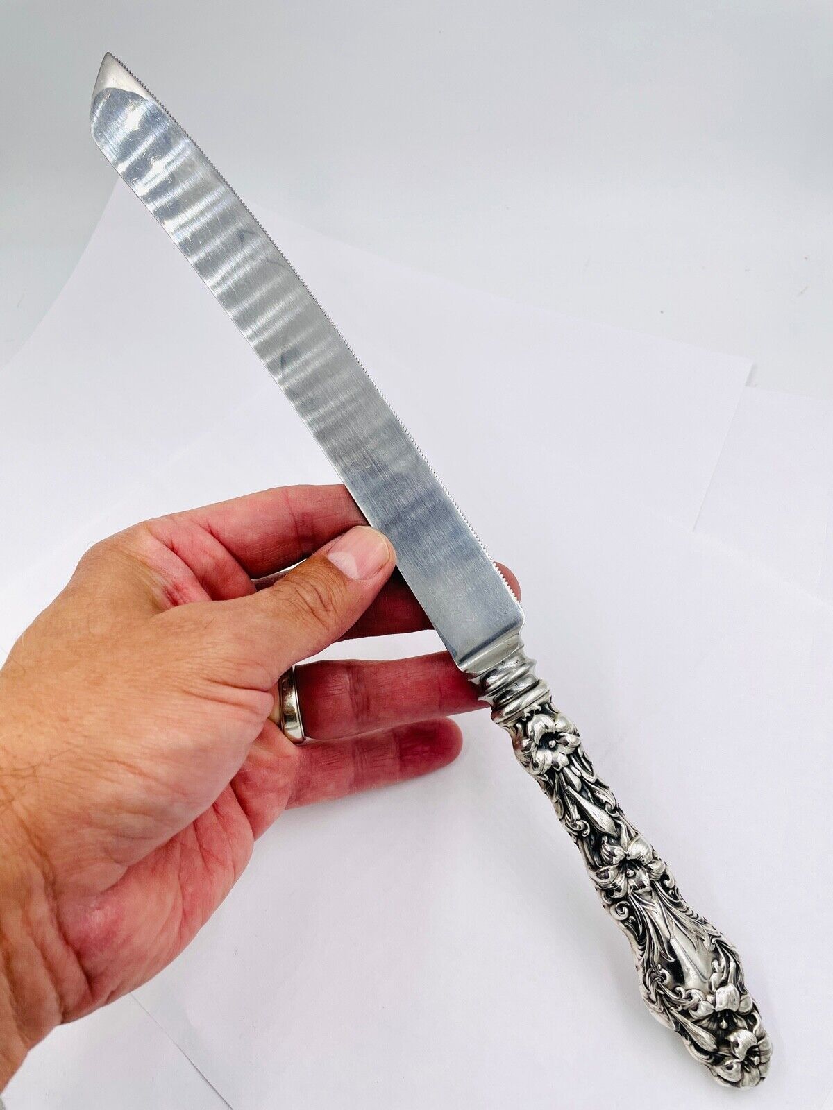 Gorham Old Lily Bread Cake Knife 12 3/4" Sterling Silver handle No Mono