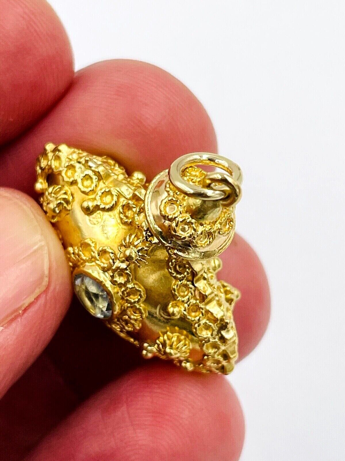 Vintage 18K Gold Genie bottle Charm Pendant with Aquamarine Gemstones