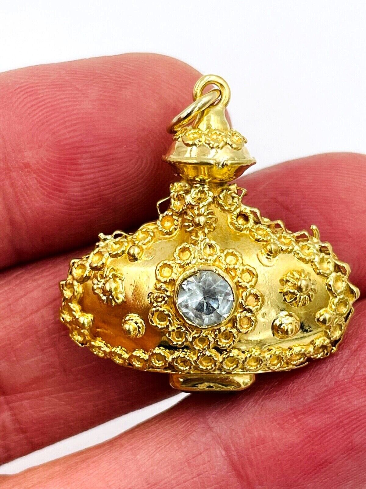 Vintage 18K Gold Genie bottle Charm Pendant with Aquamarine Gemstones