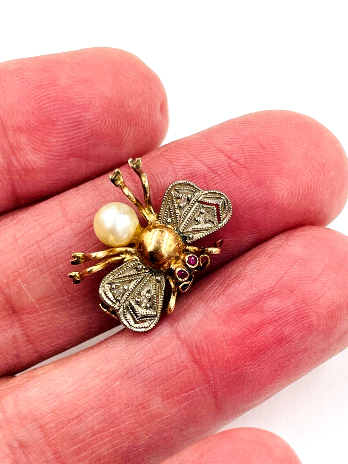 Victorian 18K Yellow Gold Fly Rose cut diamond brooch pin Ruby Pearl