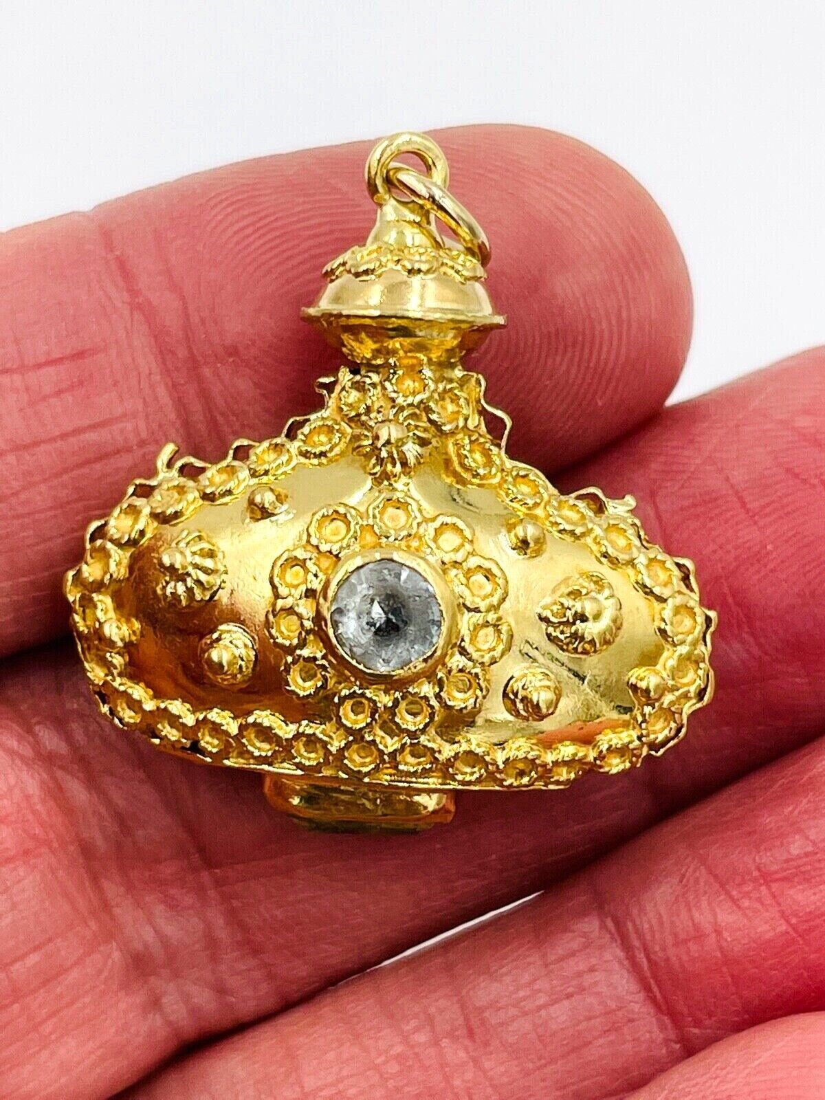Vintage 18K Gold Genie bottle Charm Pendant with Aquamarine Gemstones