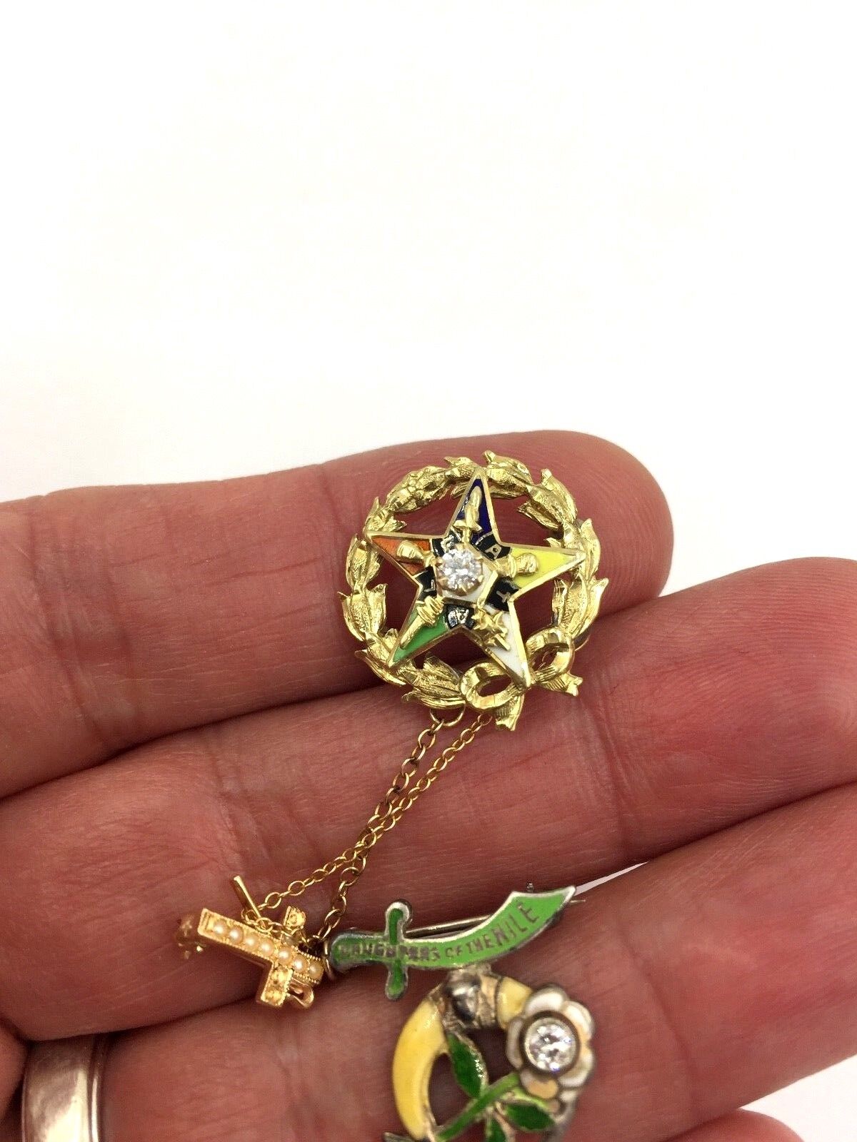Vintage Masonic Eastern Star Enamel Diamond Pin in 14K Yellow Gold