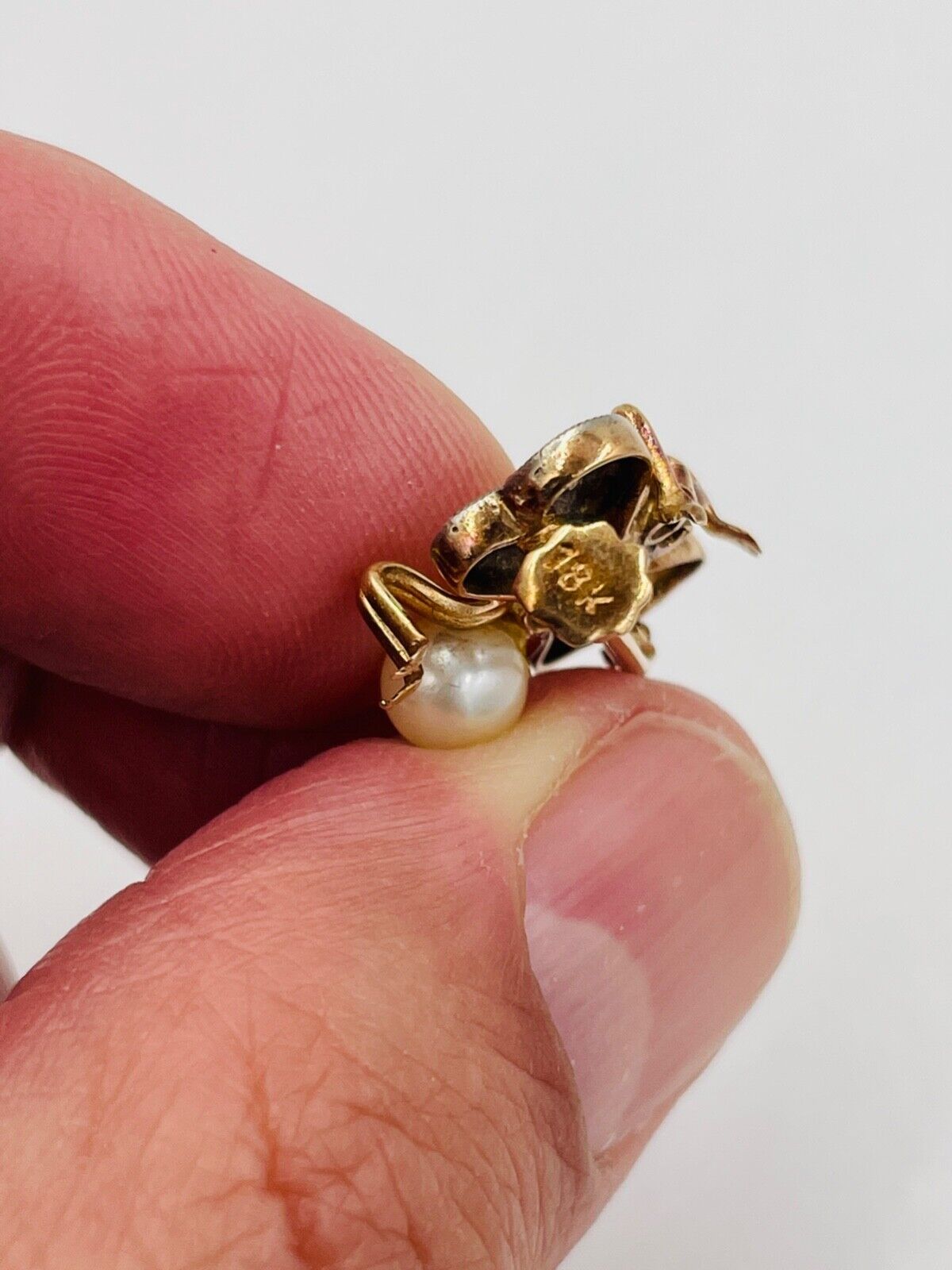 Victorian 18K Yellow Gold Fly Rose cut diamond brooch pin Ruby Pearl