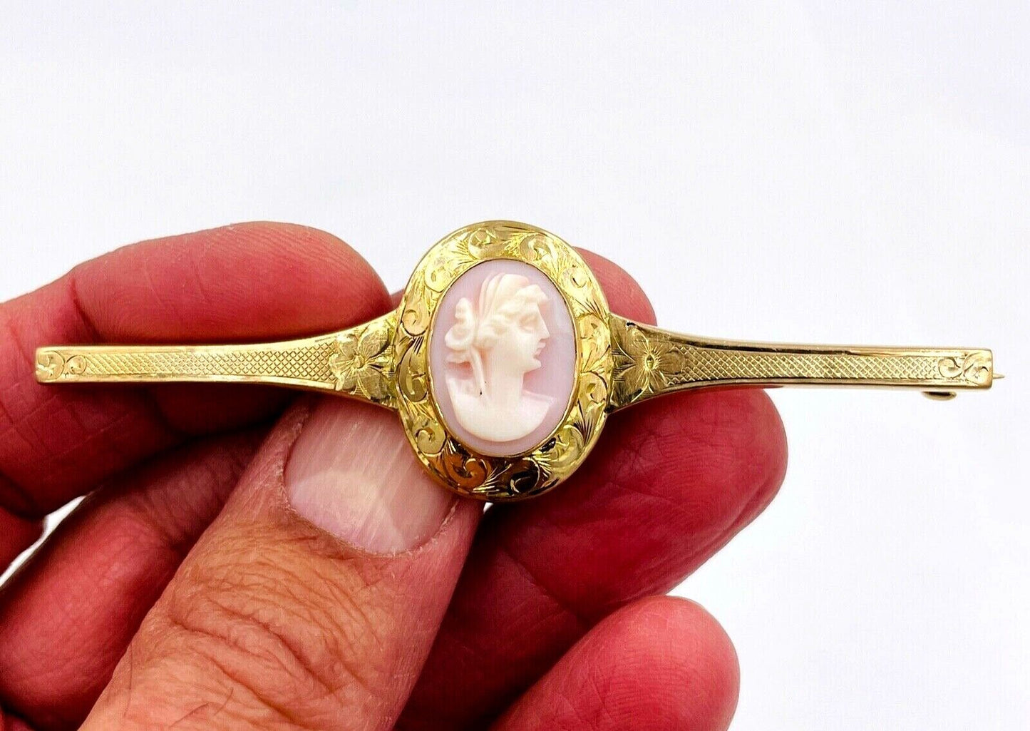 Victorian 10k Yellow Gold hand etched Cameo Pin Brooch medallion